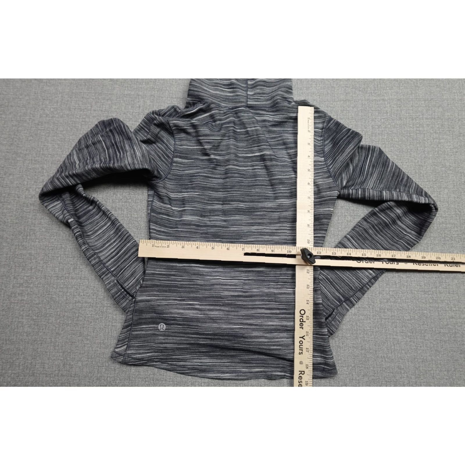 Lululemon Lululemon Womens 4 Gray Space Dye Funnel Neck Twist Hem Yoga Sweatshirt Pullover Dolman Sleeve Lightweight Slim Regular Knit Size S / US 4 / IT 40 - 6 Thumbnail