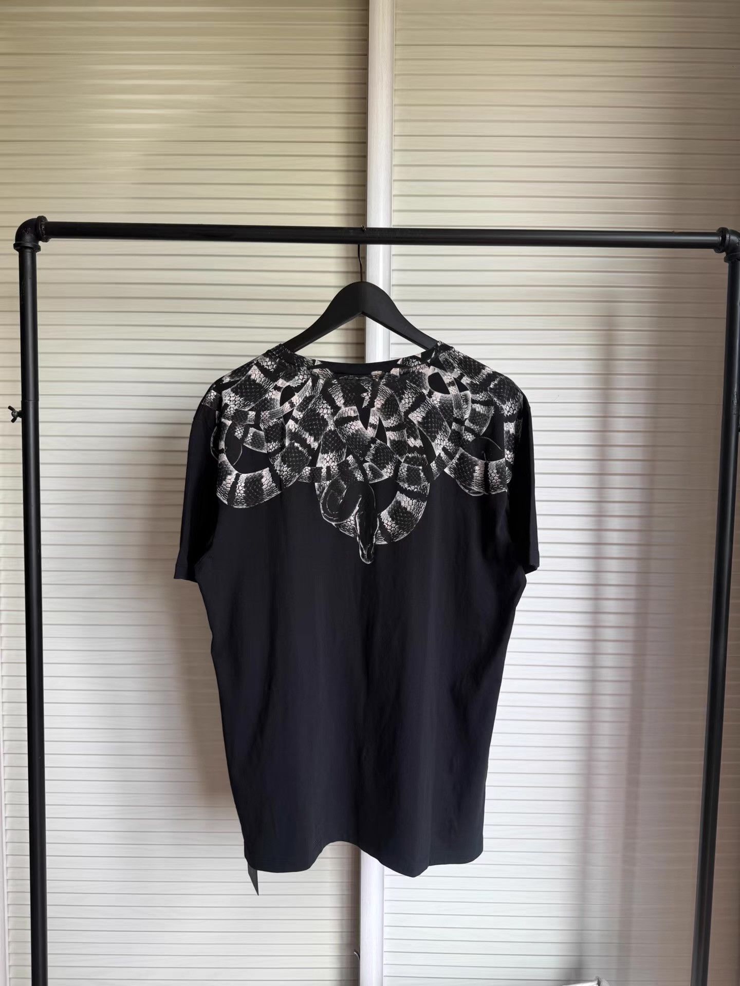 Marcelo Burlon Marcelo Burlon MB Black Snake Short Sleeve Tee Q17 Size US S / EU 44-46 / 1 - 3 Thumbnail