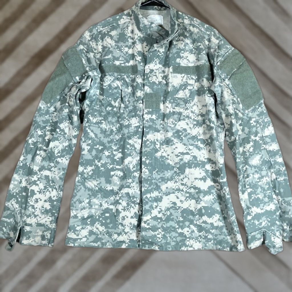 Vintage VINTAGE Army Combat Mens Coat ACU Green Camouflage UCP Uniform Digicam Small Long Jacket Mens Green Camouflage ACU Digicam Small Long Size US S / EU 44-46 / 1 - 1 Thumbnail
