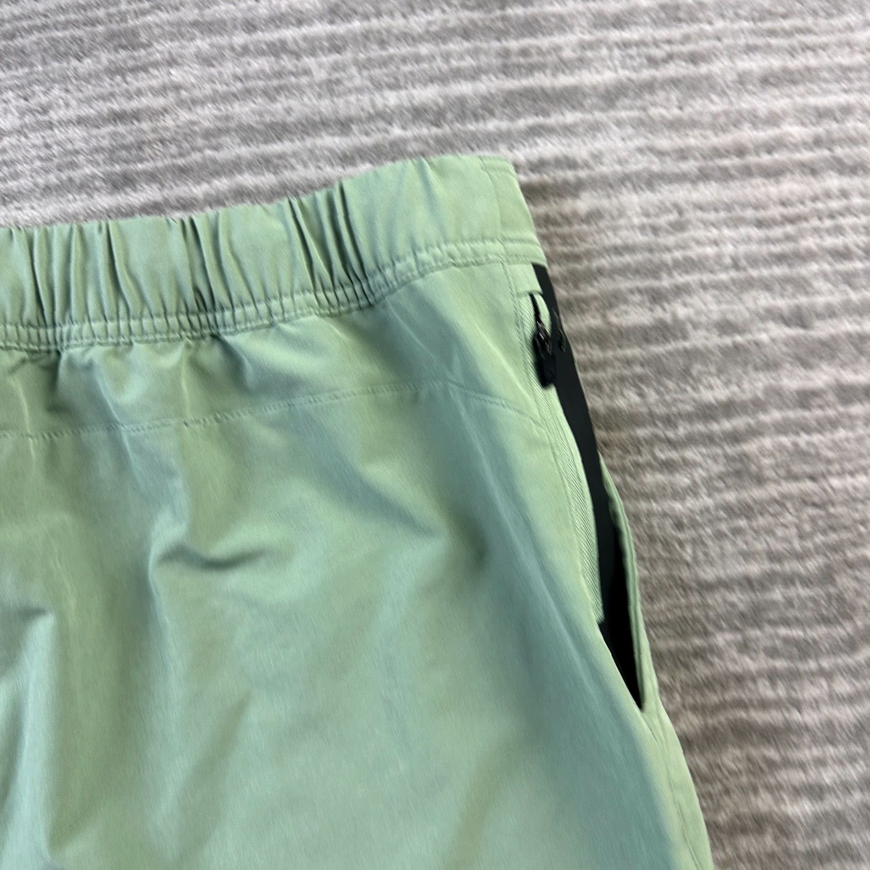 Ten Thousand Ten Thousand Shorts Men XL Green Foundation Linerless Gym Running Workout Athletic Activewear Regular Inseam 7 in Size US 36 / EU 52 - 4 Thumbnail