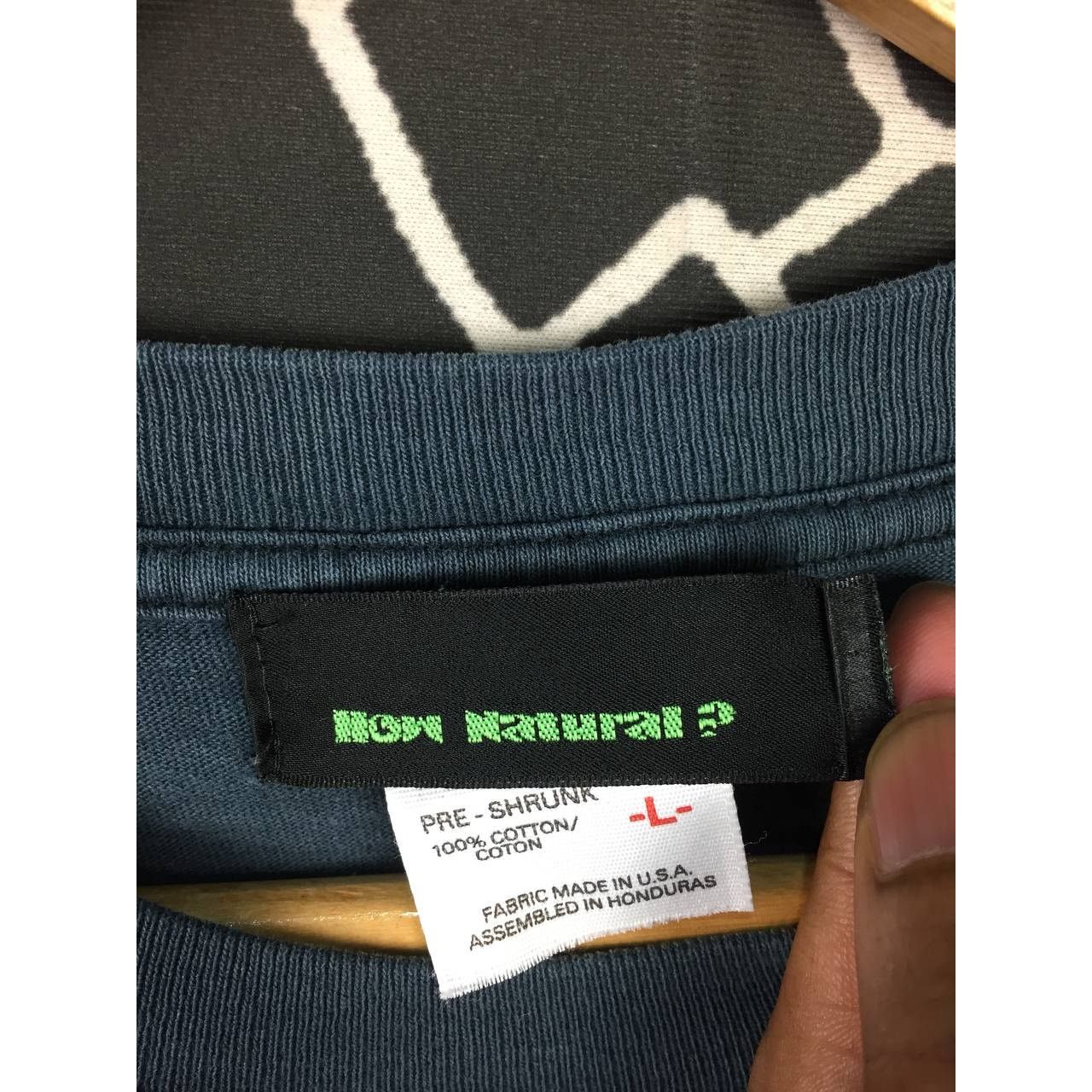 Anvil × Vintage Vtg 00s How Natural? Japanese Brand Big Logo Tee Size US L / EU 52-54 / 3 - 15 Thumbnail
