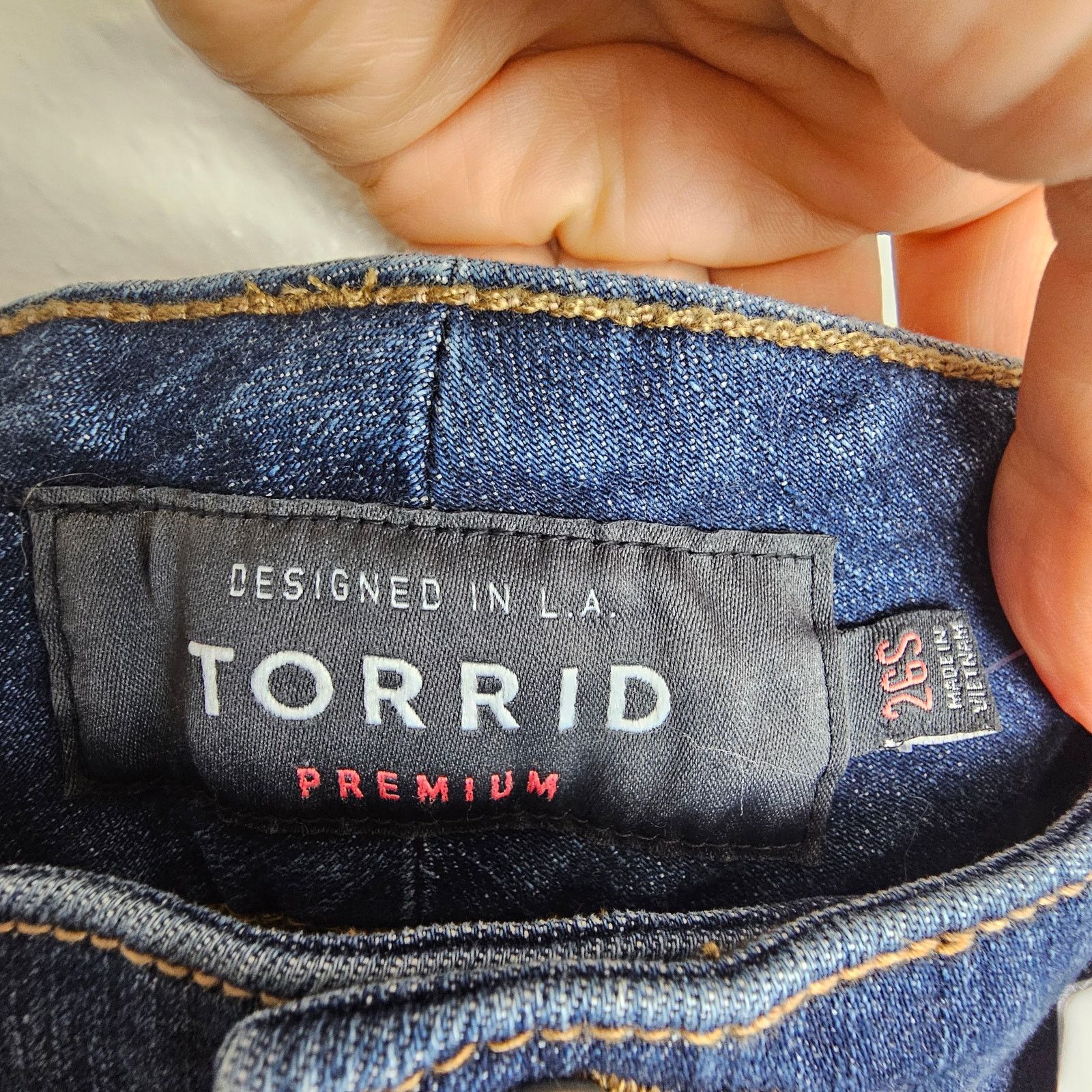 Torrid Torrid Womens Brighton Jeggings Distressed Jeans 26 Cropped Size 42" / US 20 - 7 Thumbnail