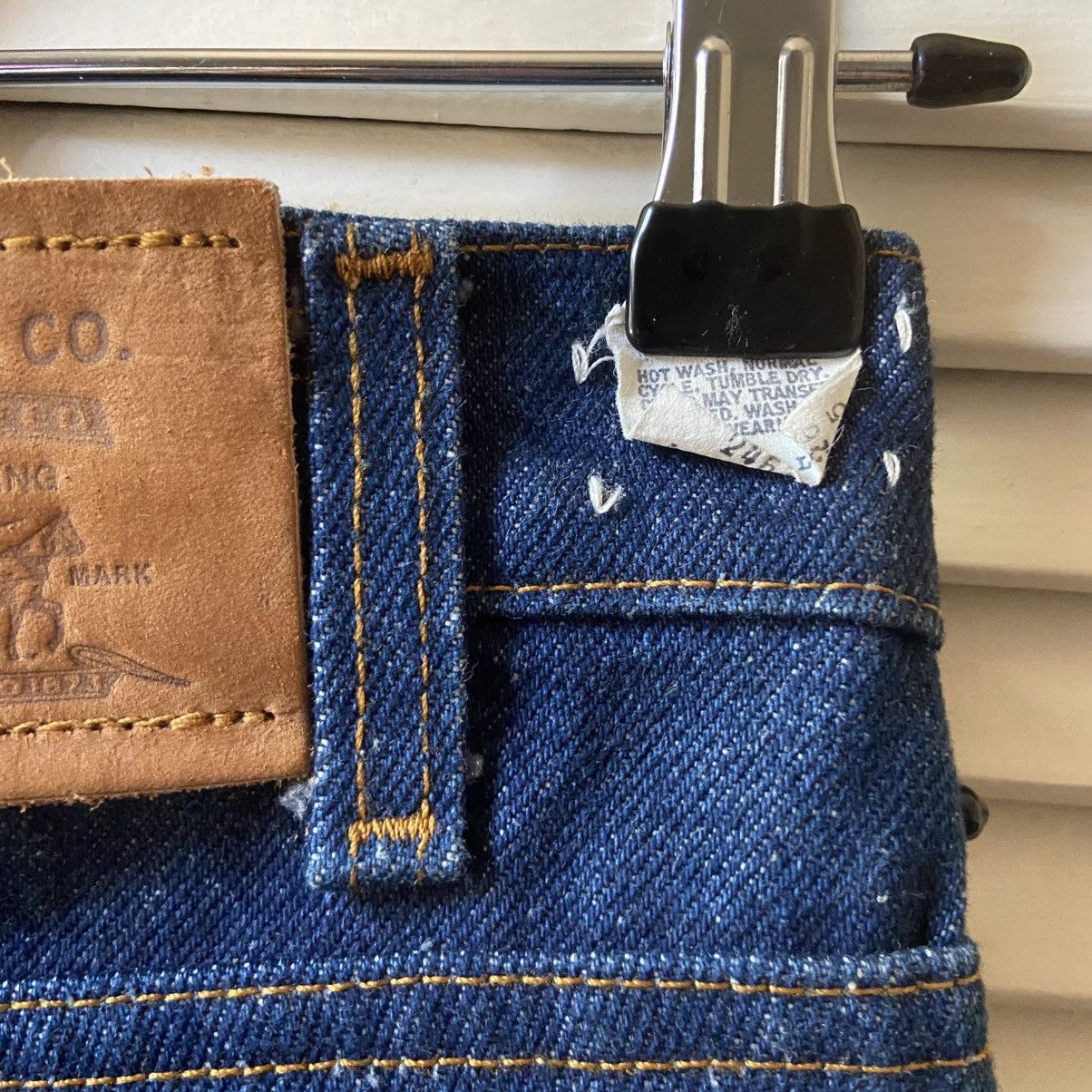Levi's × Vintage NWT Deadstock 80’s Levi’s Dark Blue Denim Jeans Slim Fit Size US 26 / EU 42 - 13 Thumbnail