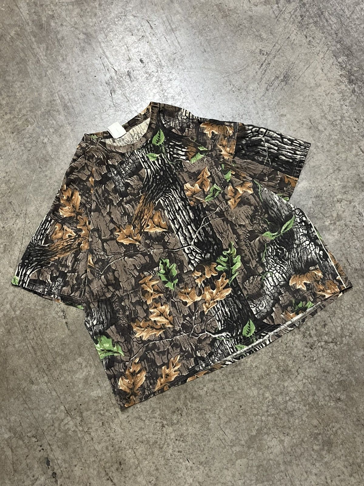 Carhartt × Realtree × Vintage Realtree camo vintage boxy fit pocket tee streetwear hype Size US XL / EU 56 / 4 - 1 Thumbnail