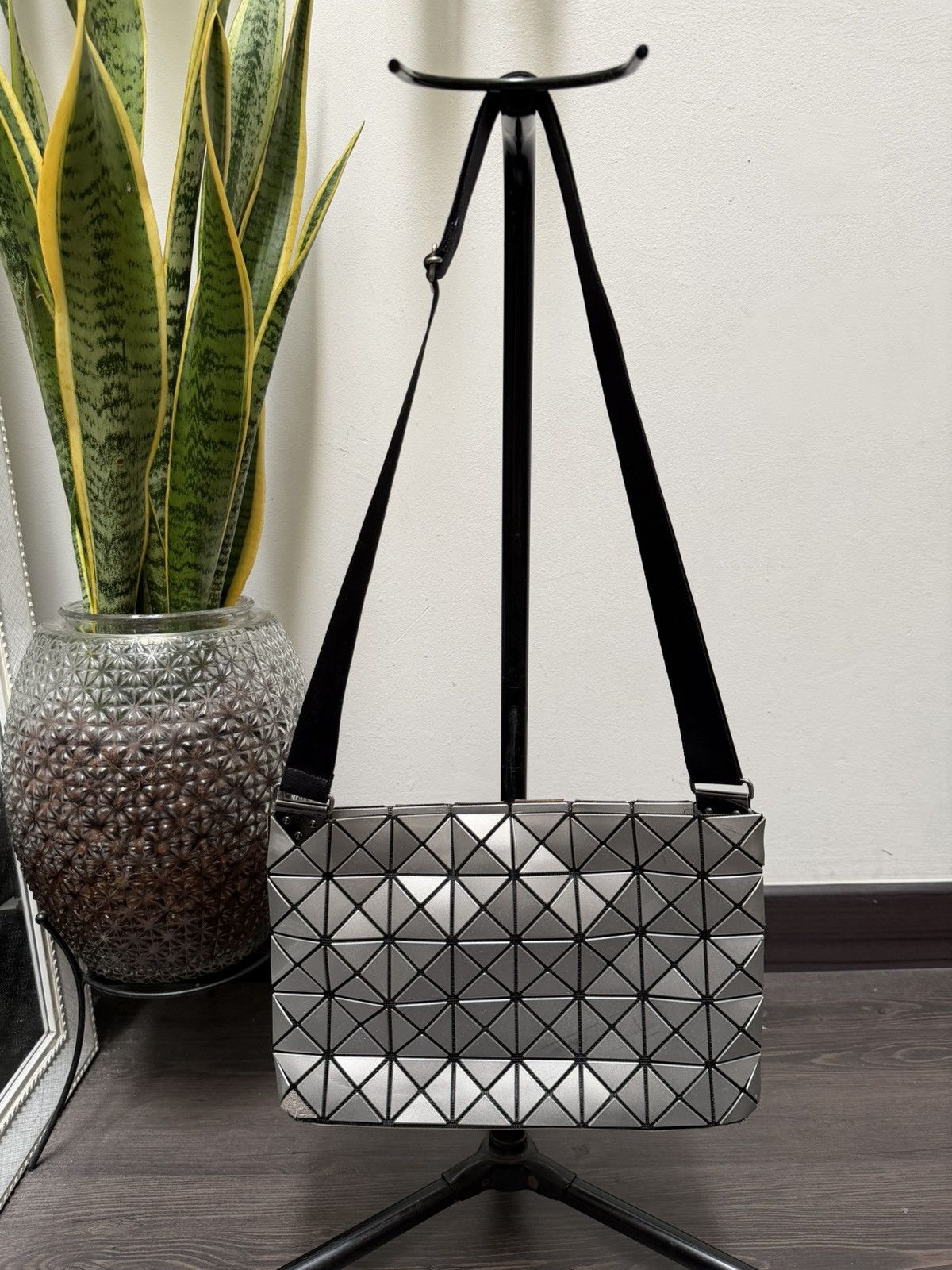 Issey Miyake Bao Bao Vintage Bao Bao Issey Miyake Silver Crossbody Bag Size ONE SIZE - 1 Thumbnail