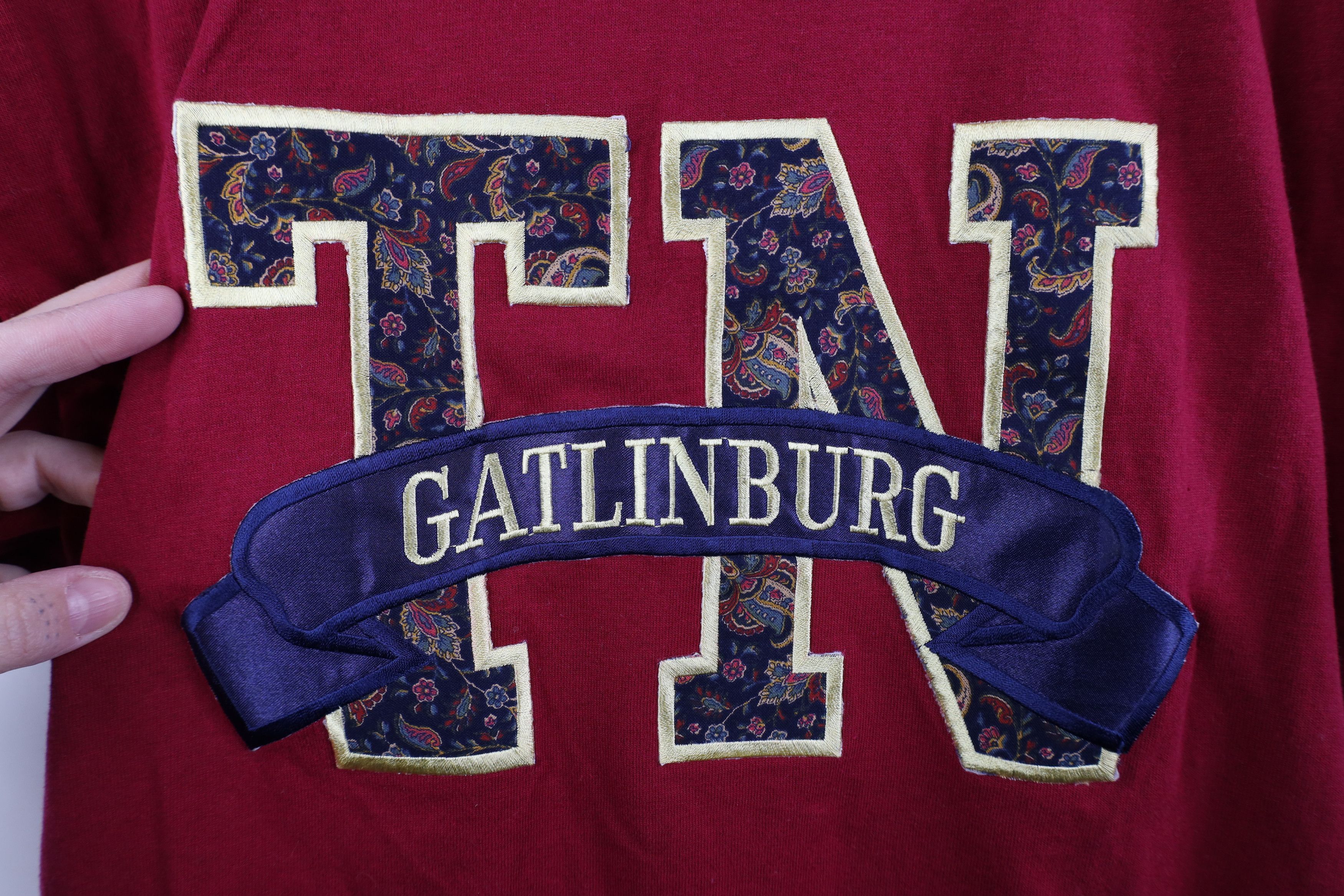 Vintage Vintage 90s Streetwear Paisley Gatlinburg Tennessee T-Shirt Size L / US 10 / IT 46 - 4 Thumbnail