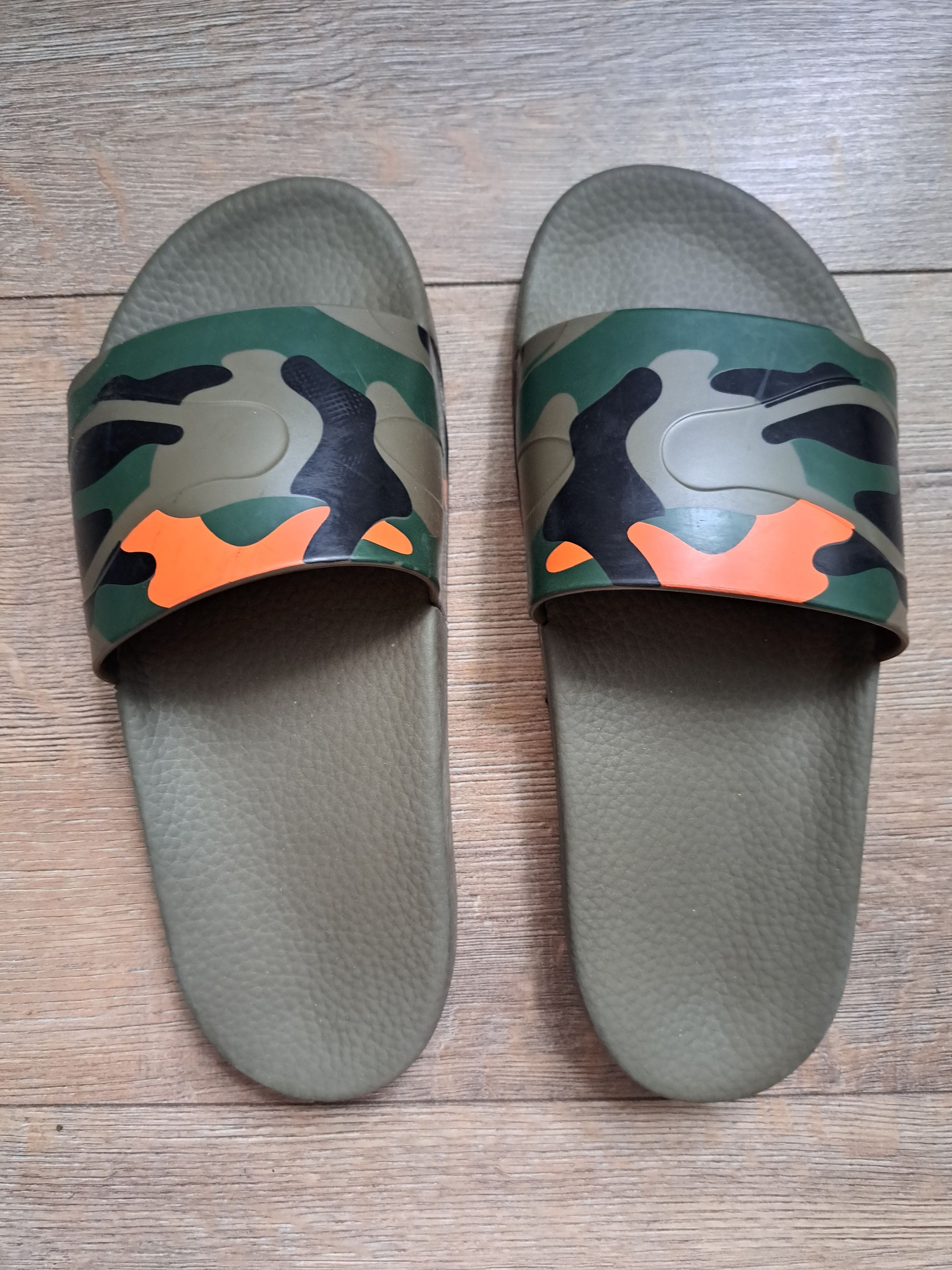 Valentino Garavani Camouflage Rubber‎ Slides Mens 8 Comfort Slip On Casual Valentino Garavani Rubber Camo Slides Slip On main image 3