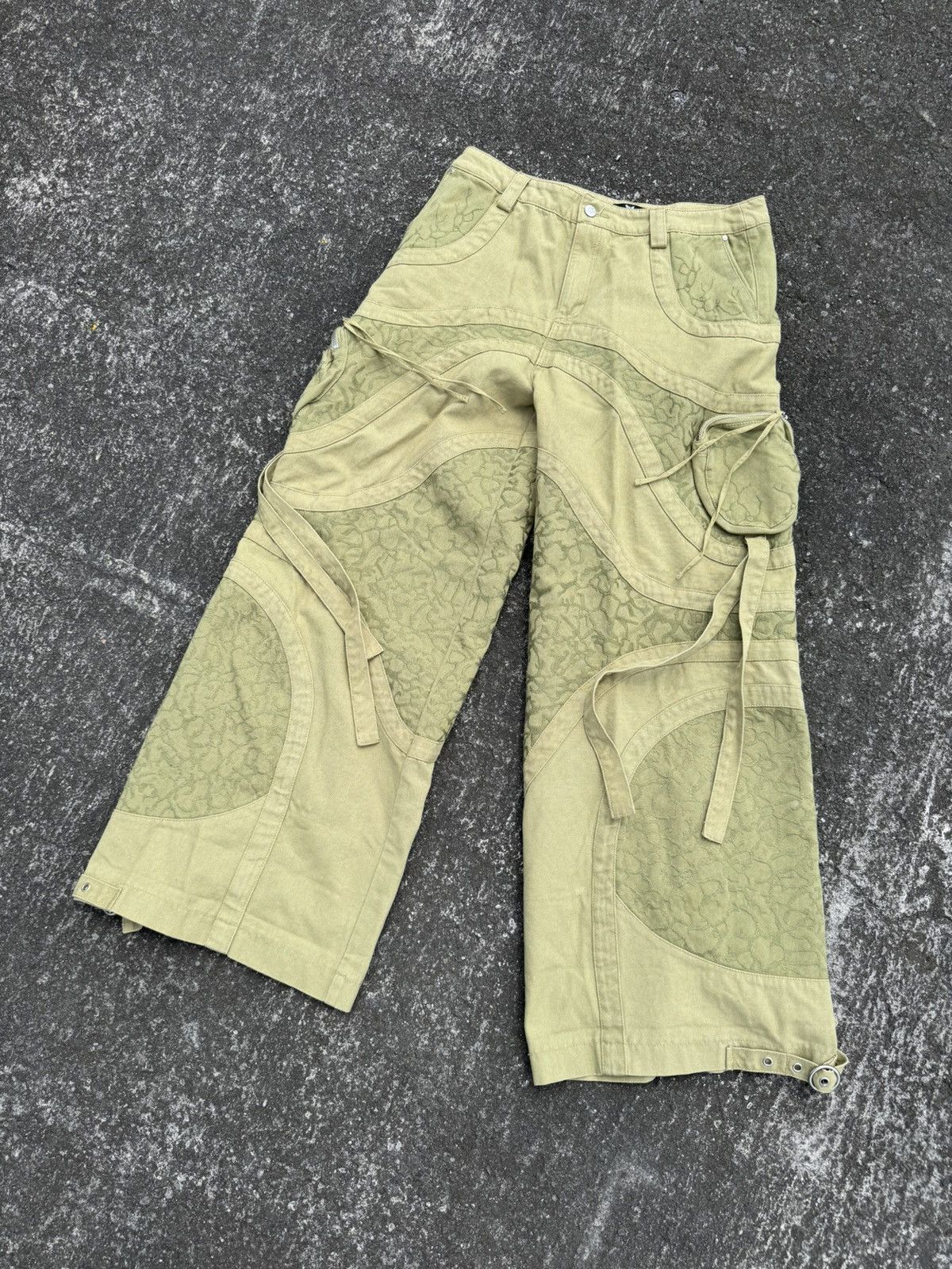 Other Xonotu Aliens Workwear Size US 34 / EU 50 - 1 Thumbnail