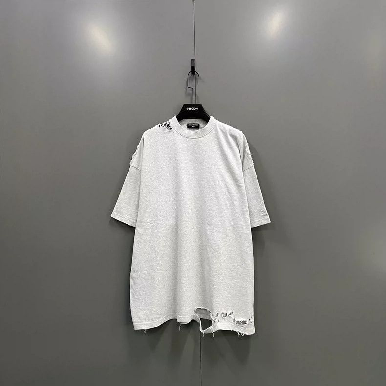 Balenciaga Balenciaga Grey damaged round neck short sleeve Size US XL / EU 56 / 4 - 1 Thumbnail