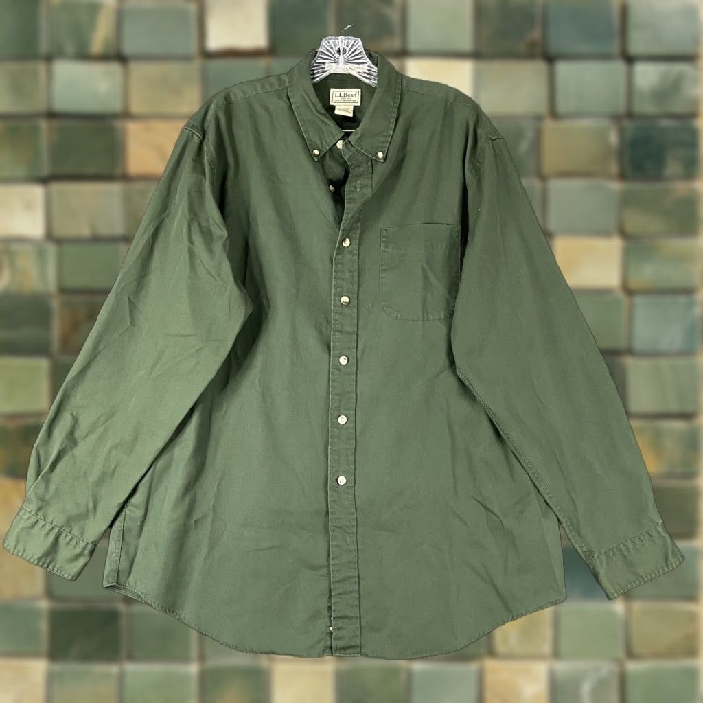 Vintage L.L. Bean Button-Up Shirt Men Long Sleeve L Green Adult Regular Mens Size US L / EU 52-54 / 3 - 1 Thumbnail