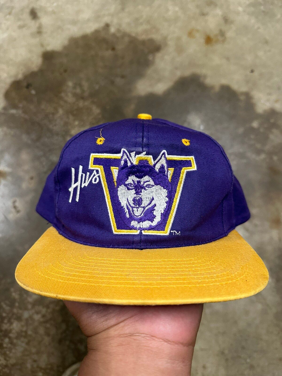 Vintage 90’s Washington Huskies Retro Snapback Hat Size ONE SIZE - 1 Preview