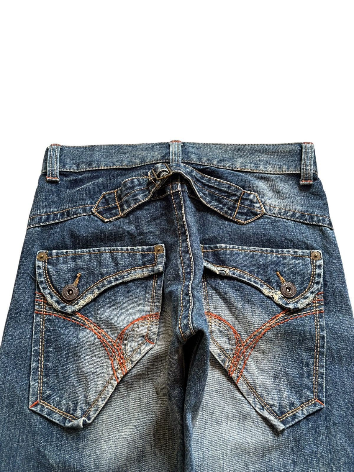 Japanese Brand Vintage Japanese Brand Mud Wash Buckle Back Rip Loose Jeans Size US 30 / EU 46 - 8 Thumbnail