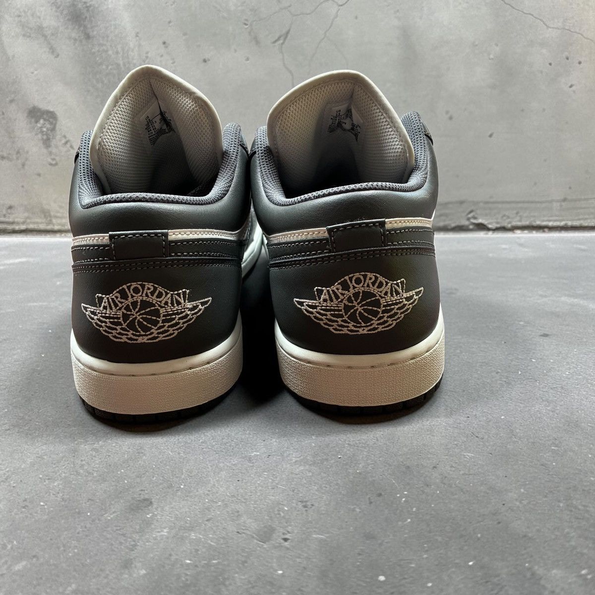 Nike Air Jordan 1 Low 'Light Smoke Grey' Size 13 Size US 13 / EU 46 - 5 Thumbnail