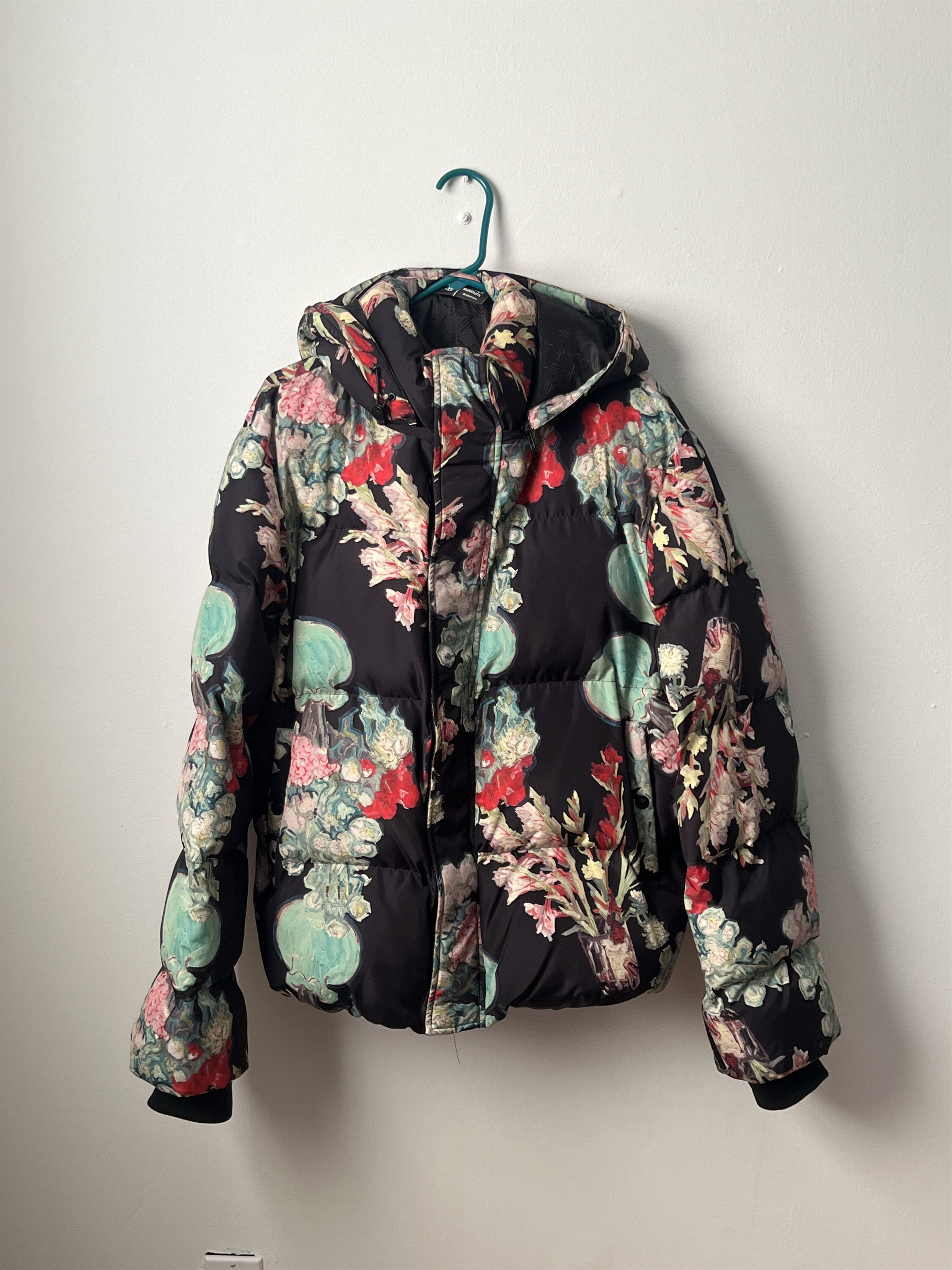 Daily Paper DAILY PAPER X VAN GOGH MUSEUM SS2020 CAPSULE PUFFER COAT Size US L / EU 52-54 / 3 - 1 Thumbnail