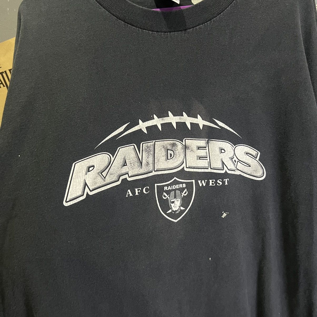 NFL × Vintage “VINTAGE” RAIDERS BUC CHUCKY TSHIRT Size US XXL / EU 58 / 5 - 4 Thumbnail
