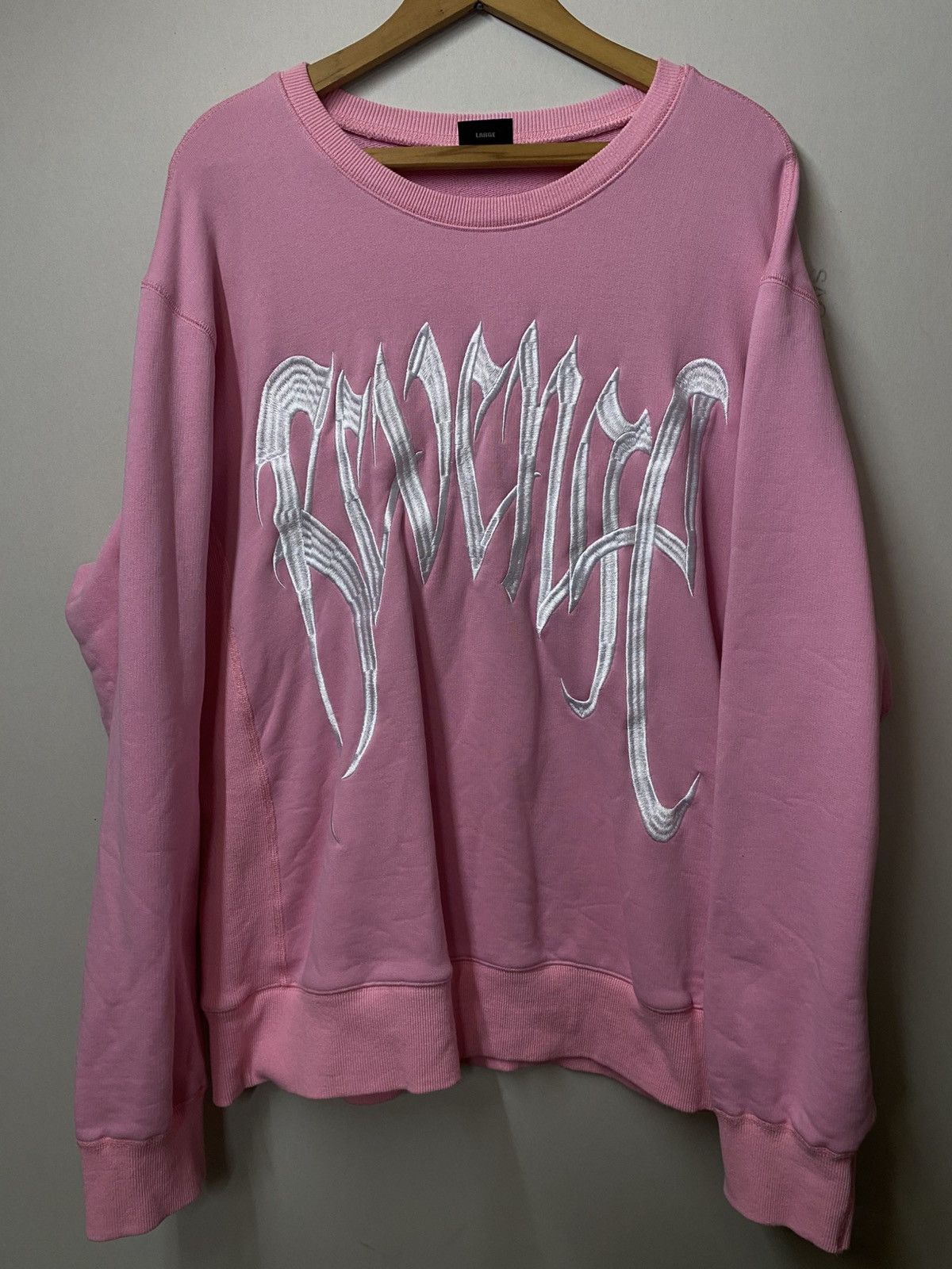 Revenge × Supreme Revenge Pink Embroidered Crewneck - Near Deadstock Size US L / EU 52-54 / 3 - 1 Thumbnail