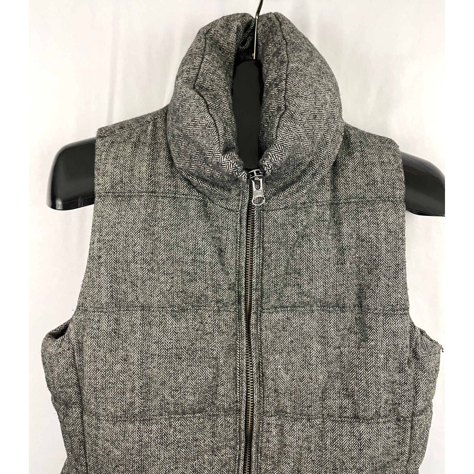 Old Navy Old Navy Herringbone Wool Blend Puffer Vest SMALL Size S / US 4 / IT 40 - 4 Thumbnail
