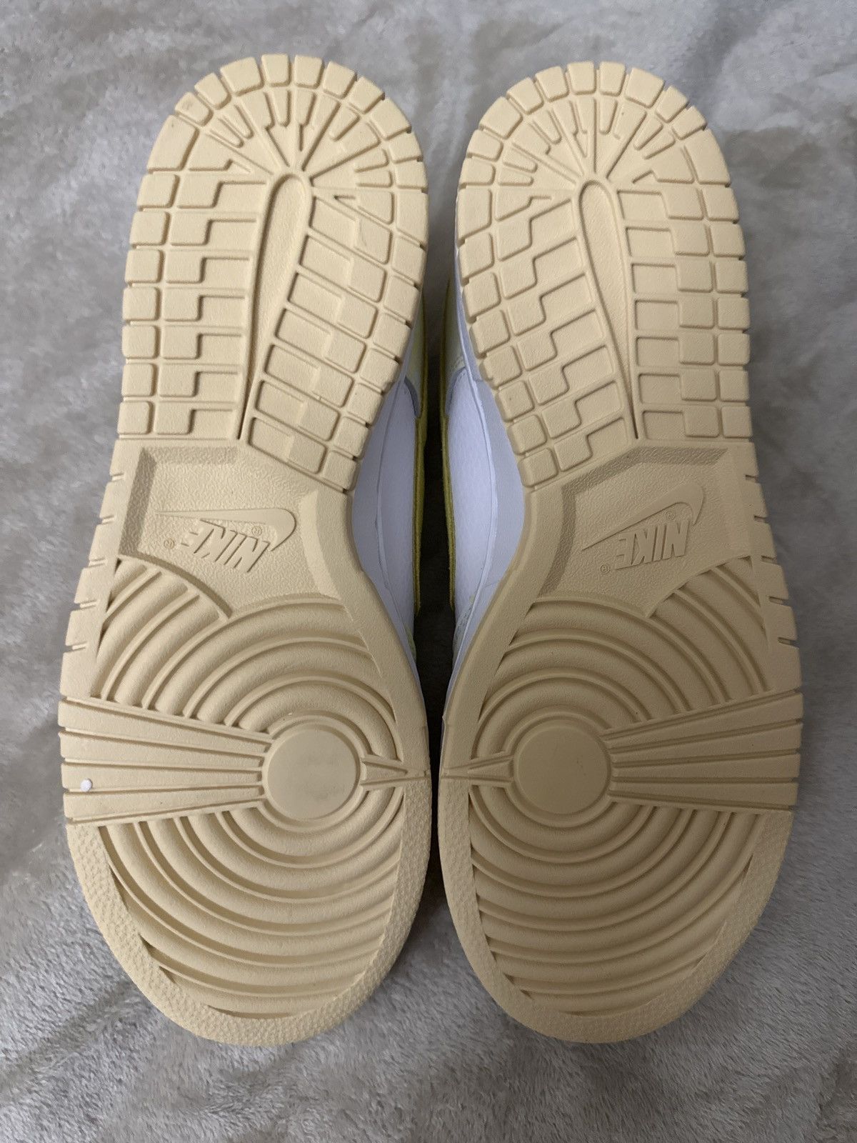 Nike Nike Dunk Yellow Strike Size 10M/11.5F - Deadstock Size US 10 / EU 43 - 5 Thumbnail