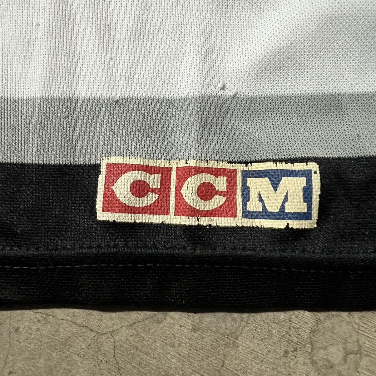 Ccm × Vintage Vintage 90’s NHL Los Angeles Kings CCM Hockey Jersey Size US L / EU 52-54 / 3 - 7 Thumbnail