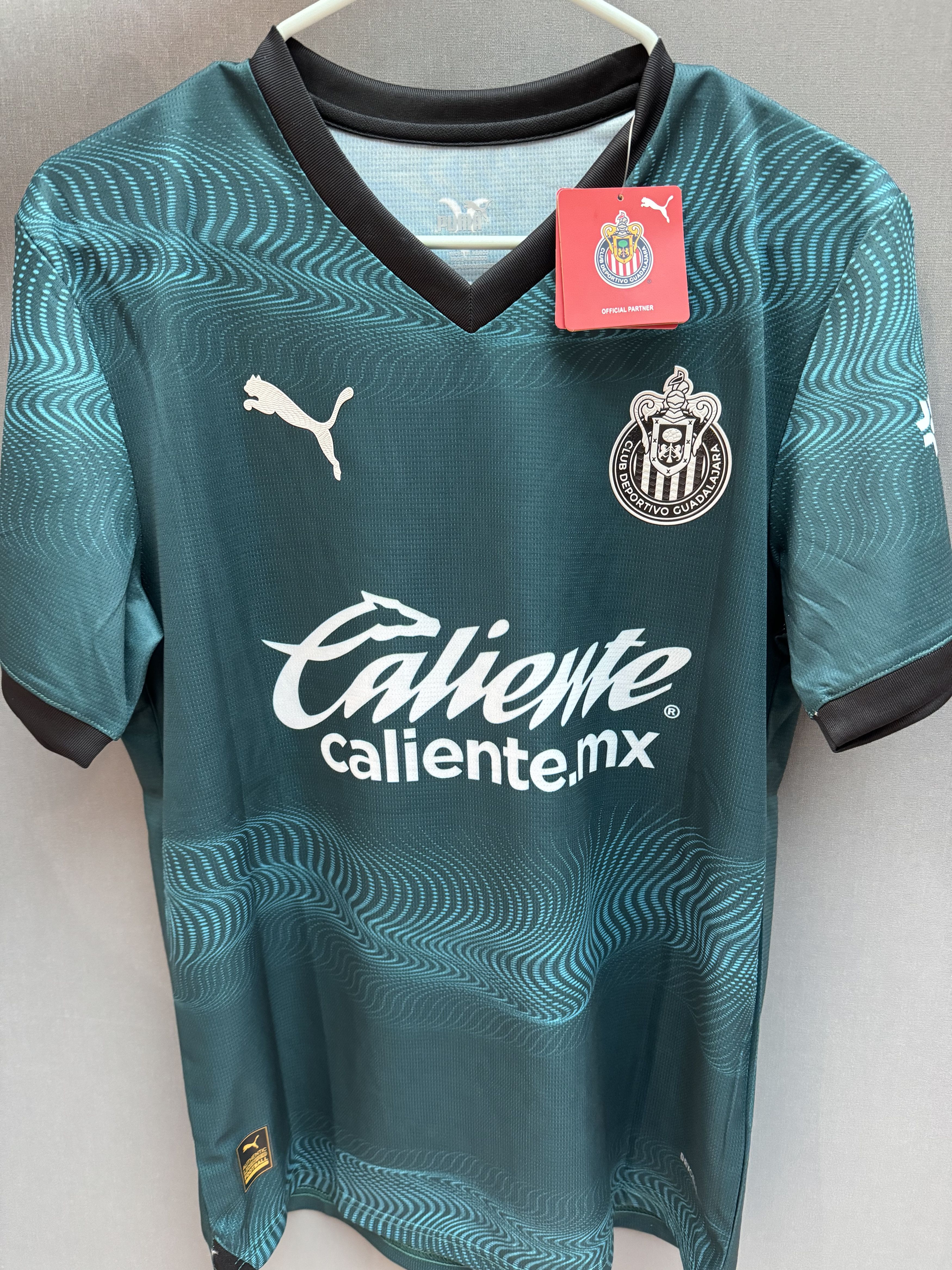 Puma BNWT Chicharito #14/ Chivas de Guadalajara Third Jersey 2024 Size US S / EU 44-46 / 1 - 1 Thumbnail