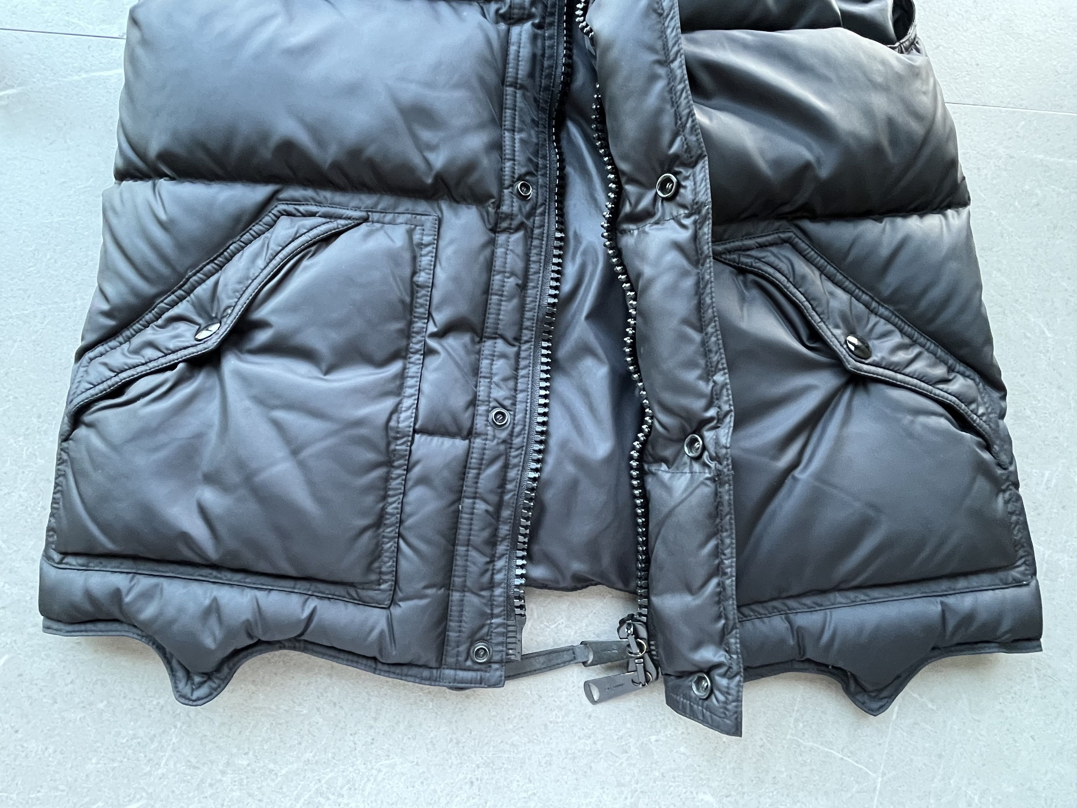 Dior Dior Homme by Hedi Slimane Goose Down Zip Stand Collar Vest Size US S / EU 44-46 / 1 - 13 Thumbnail