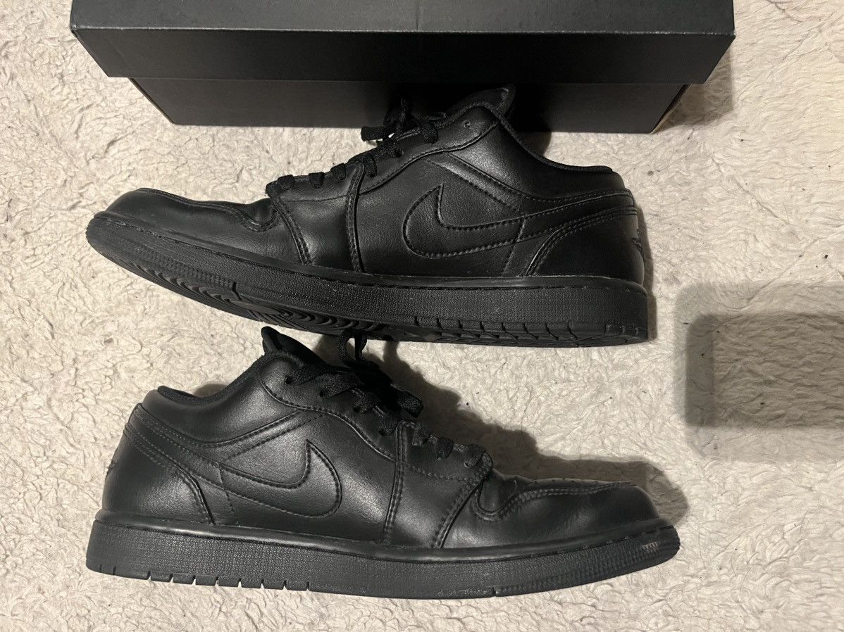 Jordan Brand Jordan 1 low triple black Size US 10.5 / EU 43-44 - 1 Thumbnail