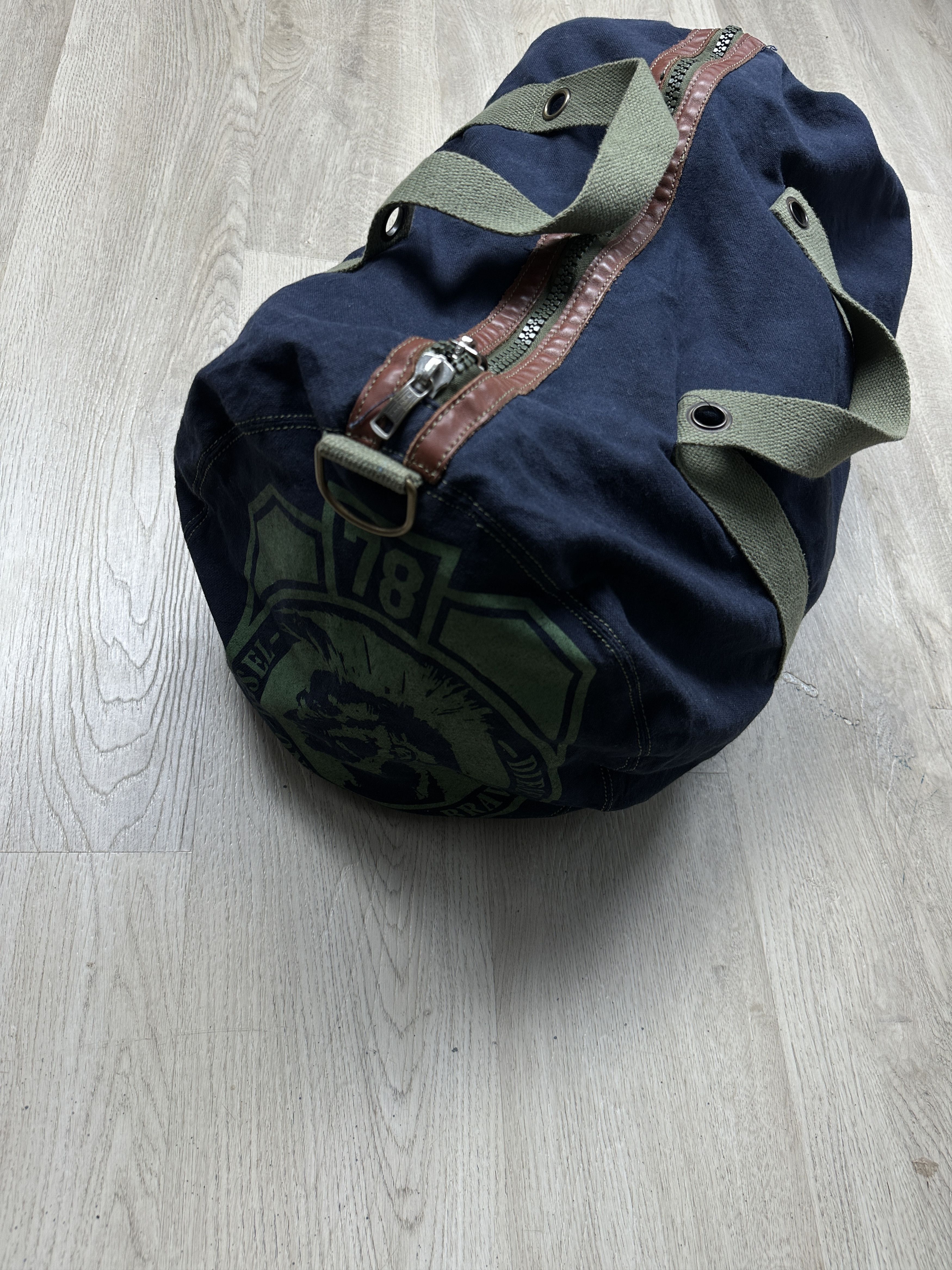 Diesel Diesel Big Logo Punk Boston Travel Bag Drum Bag Size ONE SIZE - 8 Thumbnail