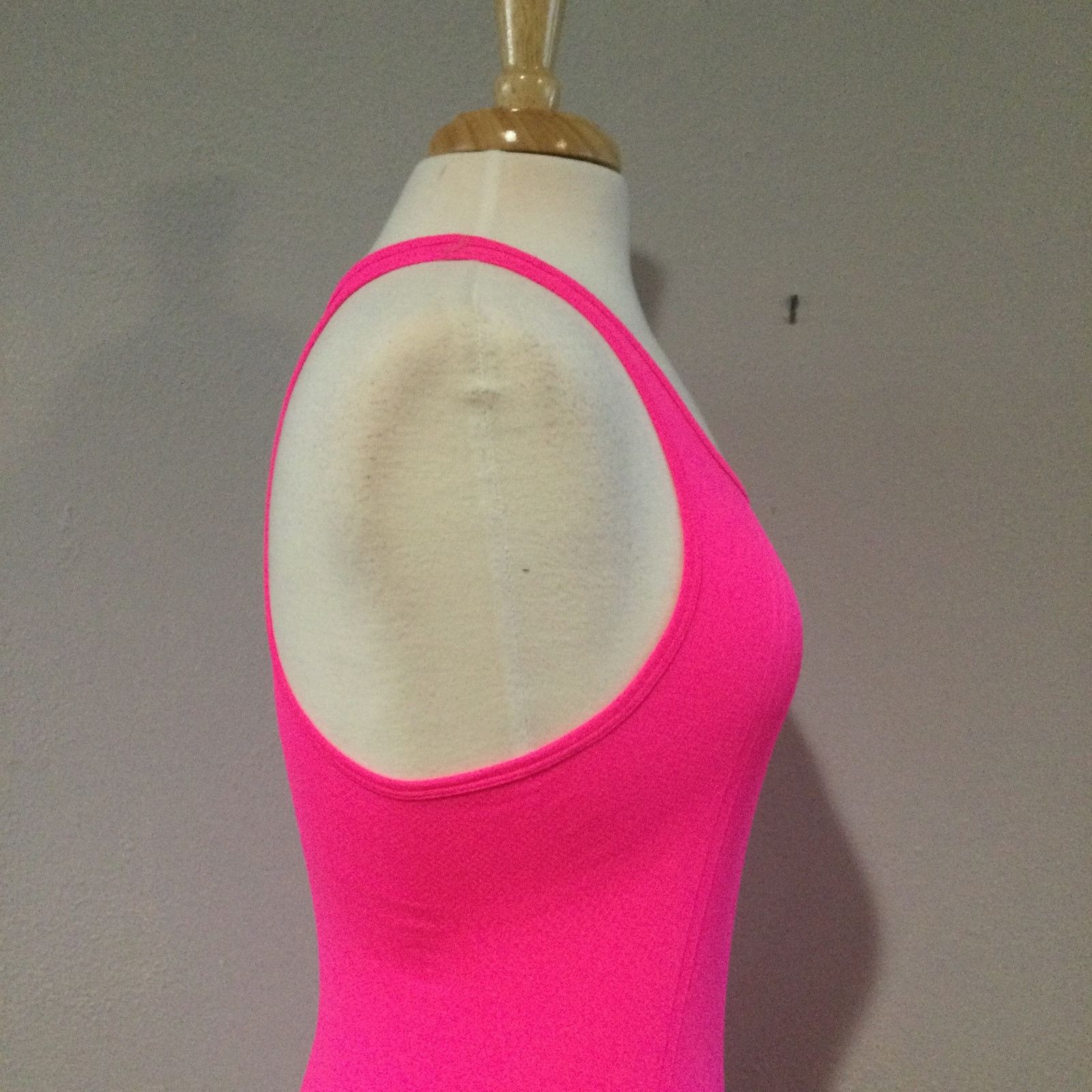 Other Bolly Queena 100% Nylon Racerback Tank Hot Pink Small NWOT Size S / US 4 / IT 40 - 5 Thumbnail
