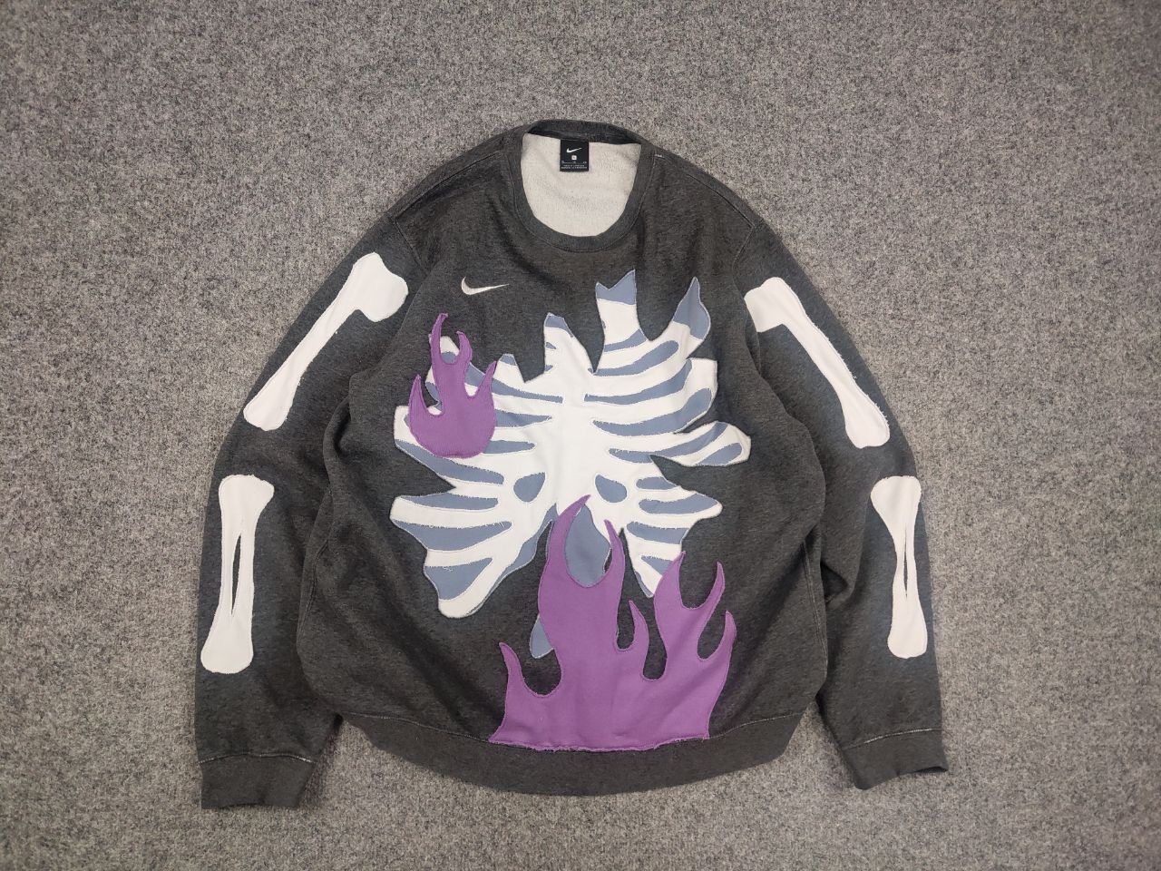 Nike Rare reworked nike skeleton Logo vintage Sweatshirt Y2K Size US L / EU 52-54 / 3 - 9 Thumbnail