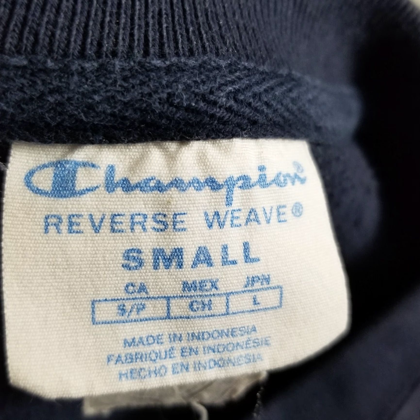 Champion VINTAGE Champion Reverse Weave Sweatshirt Men’s Small Crewneck AOP Script Blue Adult Small Pullover Sweatshirt Logo 90s Mens Size US S / EU 44-46 / 1 - 6 Thumbnail