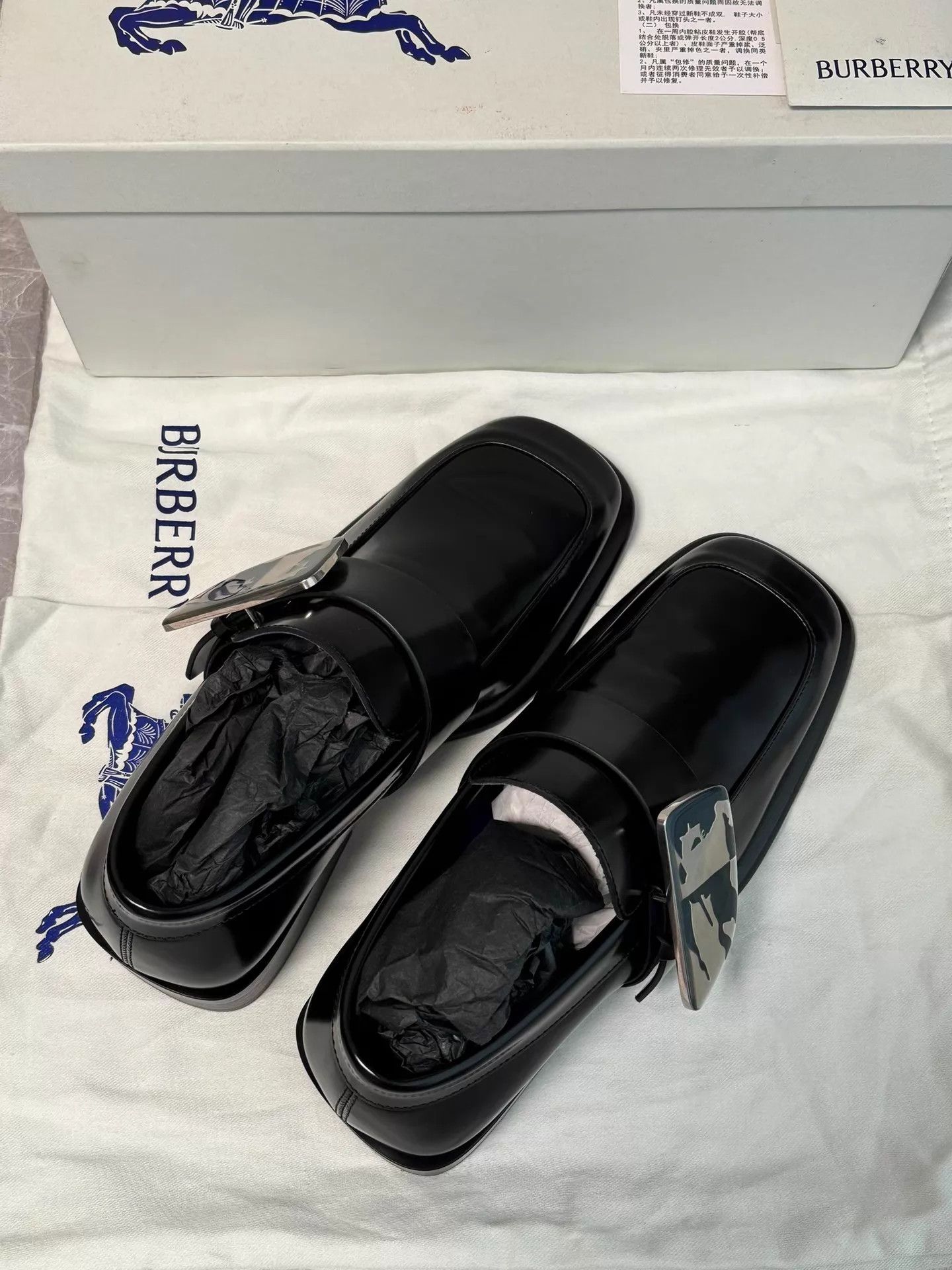 Burberry Burberry Shield Loafer Women's Black Size US 6.5 / IT 36.5 - 8 Thumbnail