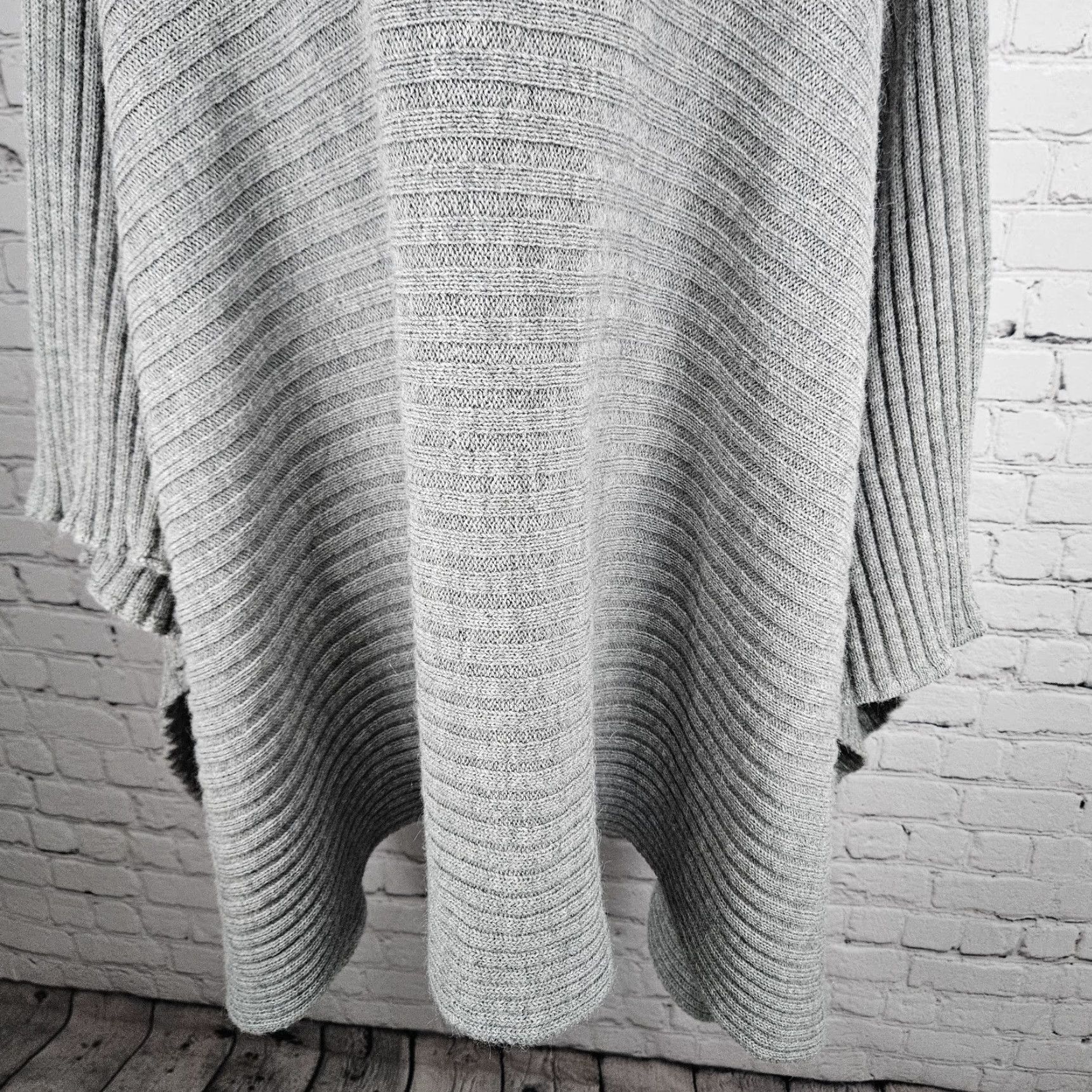 Vintage Gaeltarra Sweater One Size Grey Alpaca Wool Ribbed Knit Oversized Turtleneck Poncho F Womens Fall Winter Hand Wash Only Size ONE SIZE - 7 Thumbnail
