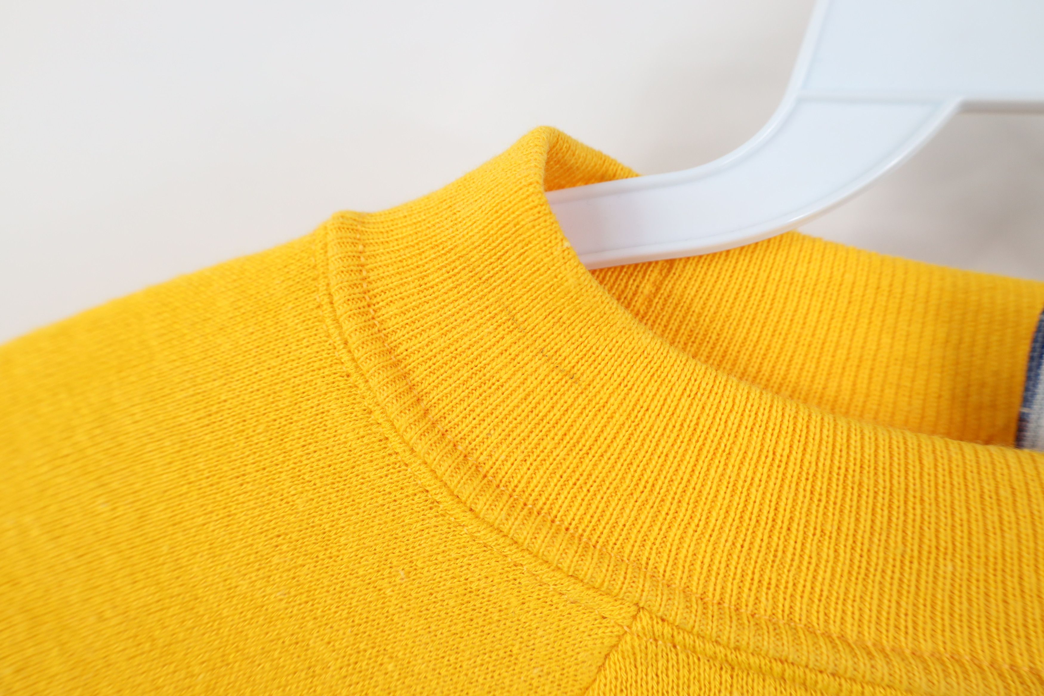 Vintage Vintage 90s Here's A Quarter Call Someone Cares Sweatshirt Size US S / EU 44-46 / 1 - 5 Thumbnail