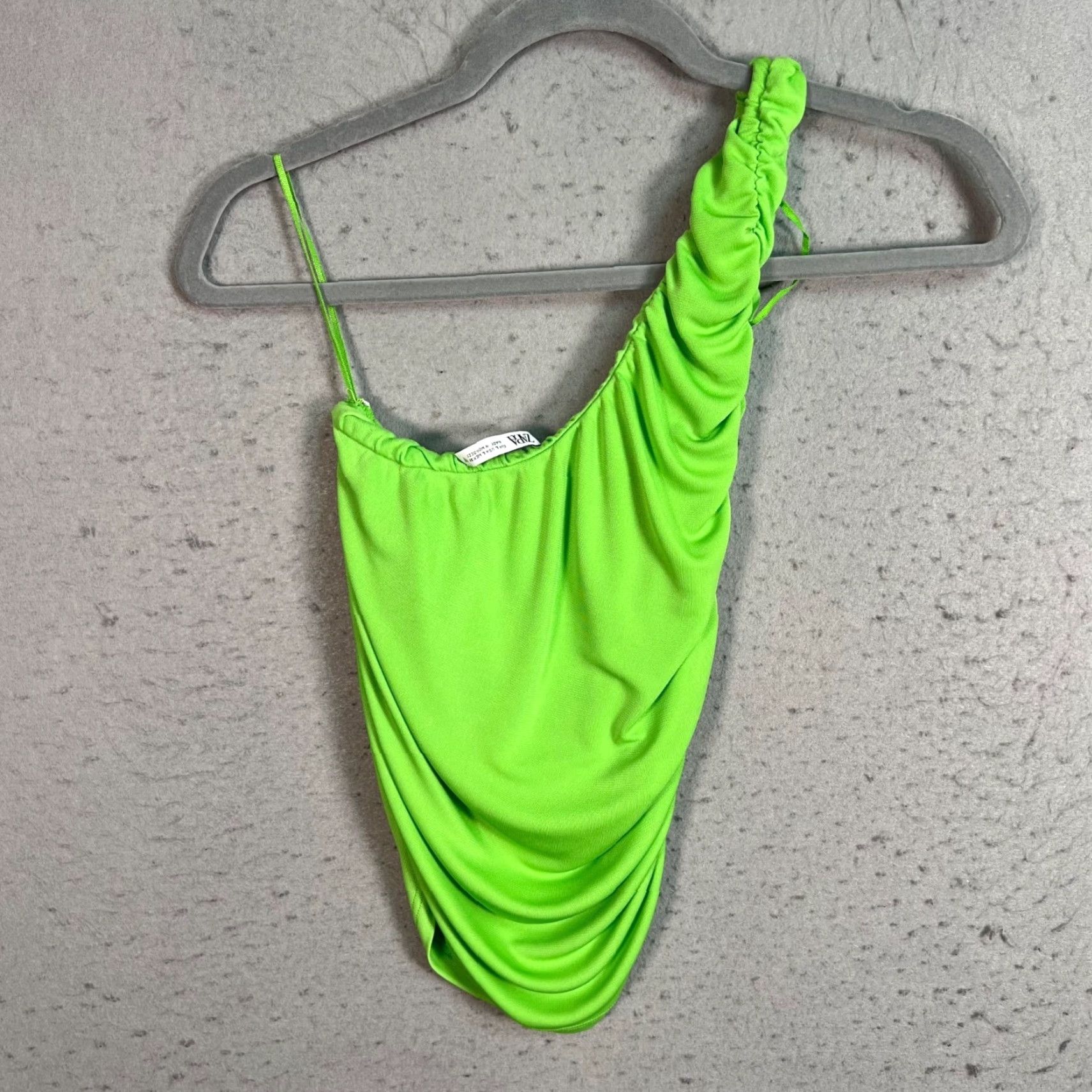 Zara Zara Womens L Lime Green One-Shoulder Ruched Top Blouse Shirt Adult Regular Size L Womens Size L / US 10 / IT 46 - 2 Thumbnail
