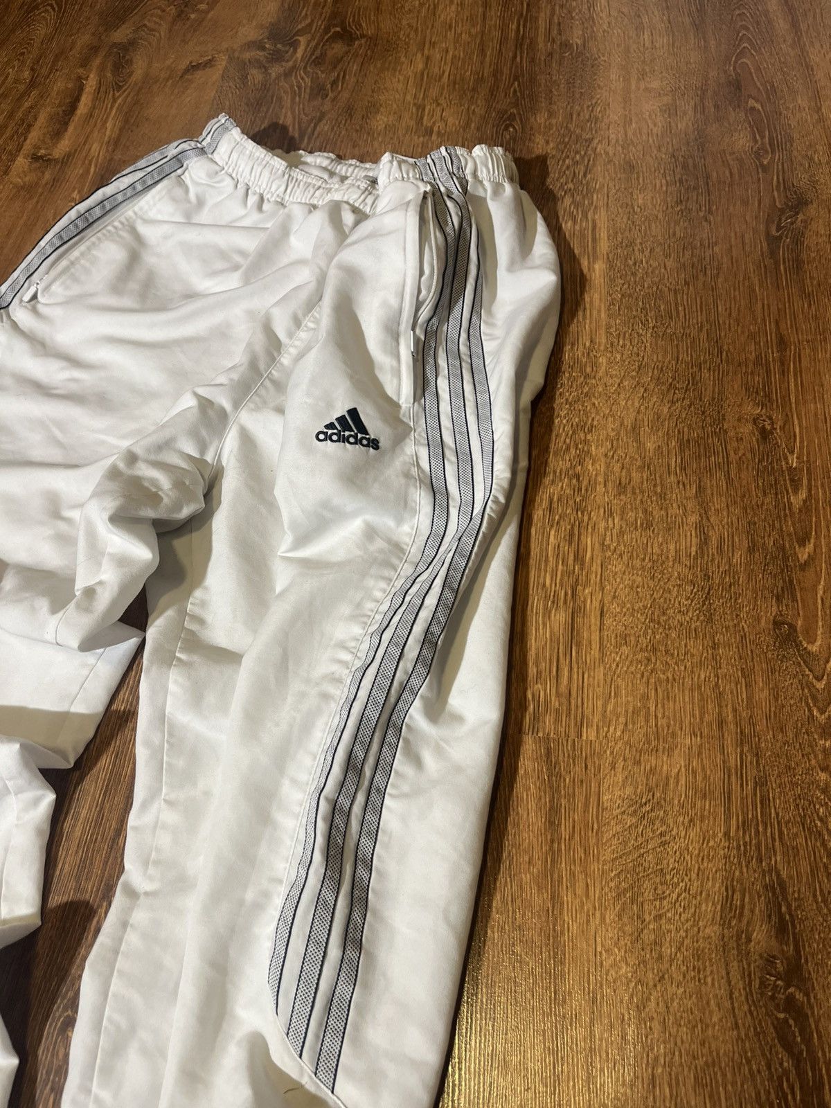Adidas × Vintage Piękne spodnie szelesty adidas Size US 32 / EU 48 - 3 Thumbnail