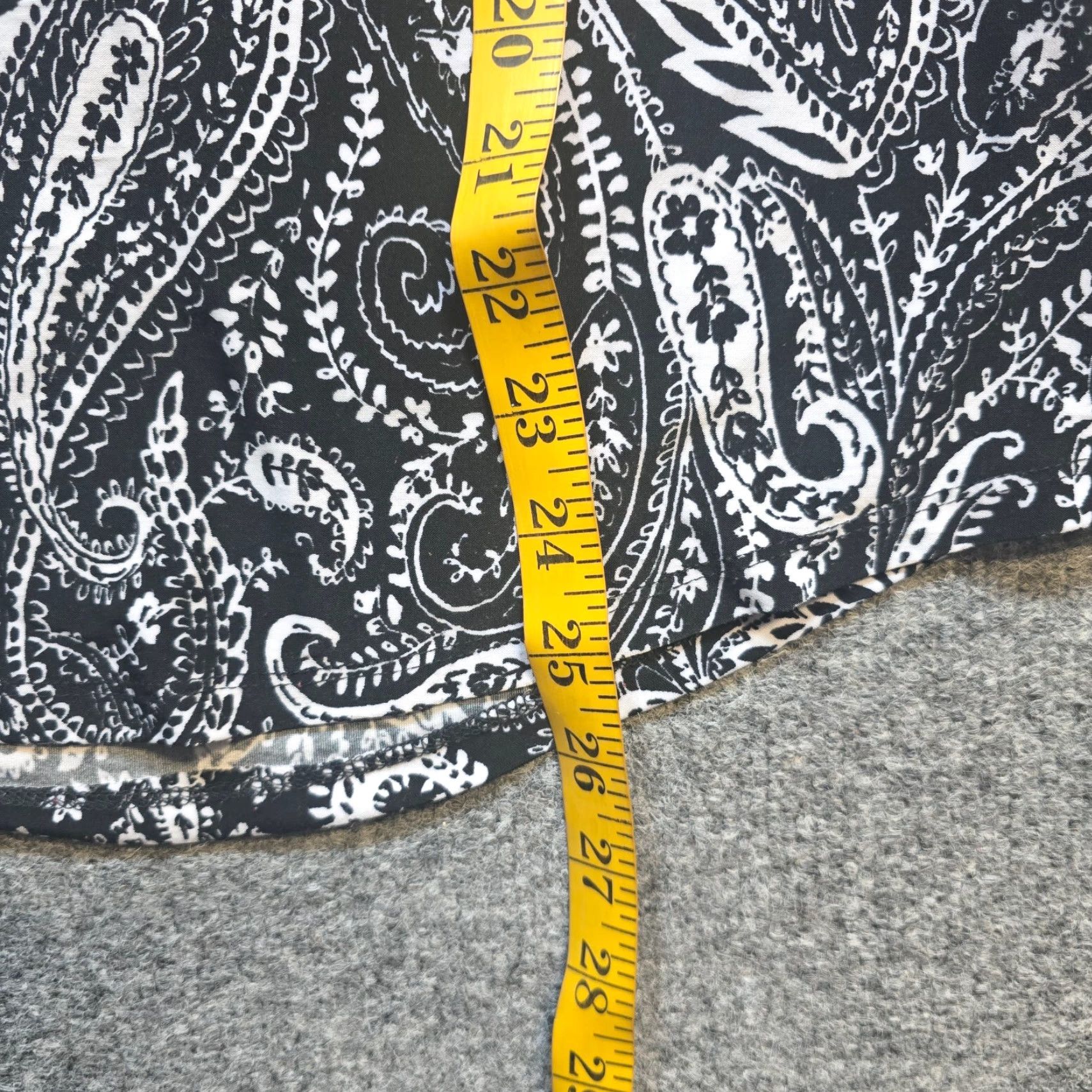 Vintage Cocomo Womens Blouse Shirt Black Paisley 3/4 Sleeve V-Neck Stretchy Polyester Spandex Size L / US 10 / IT 46 - 7 Thumbnail