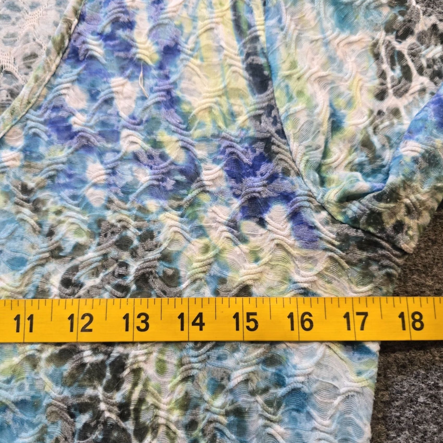 Vintage Snoskins Top Womens Regular Medium Blue Leopard Textured Short Sleeve T-Shirt Casual Elbow Sleeve Knit Polyester V-Neck Size M / US 6-8 / IT 42-44 - 5 Thumbnail