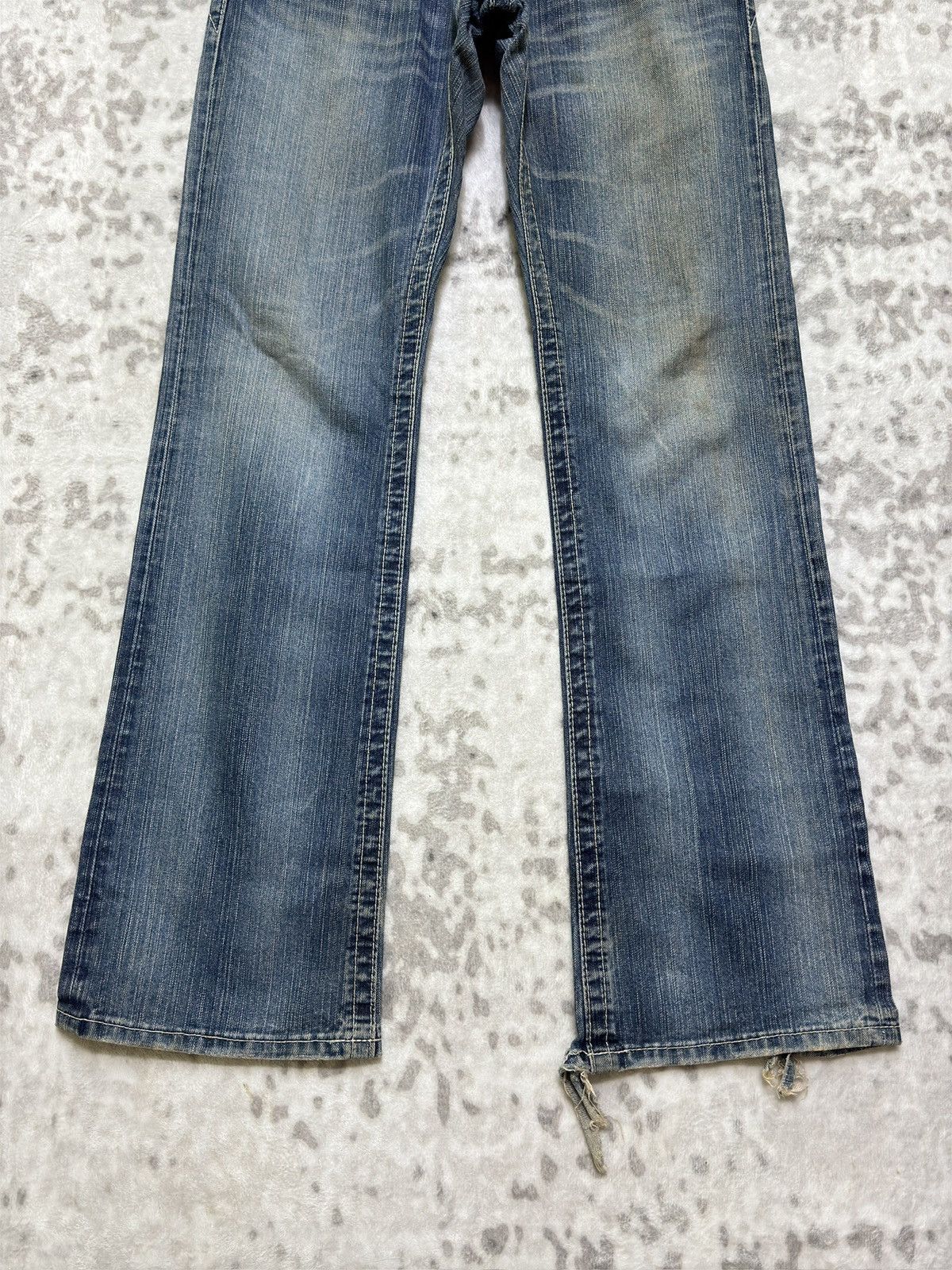 Edwin Vintage Edwin 401XV Muddy Wash Flared Distressed Jeans Size US 29 - 6 Thumbnail