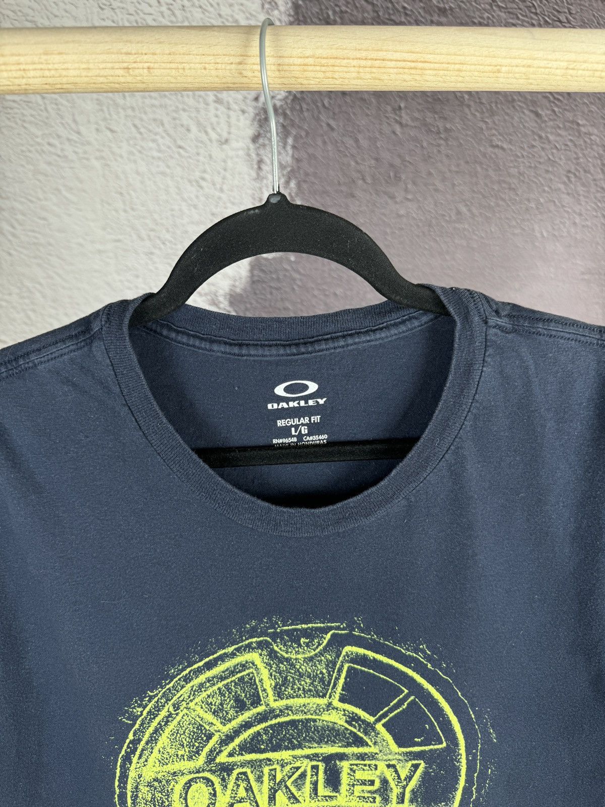 Oakley Oakley vintage big logo navy blue tee shirt Size US L / EU 52-54 / 3 - 5 Thumbnail