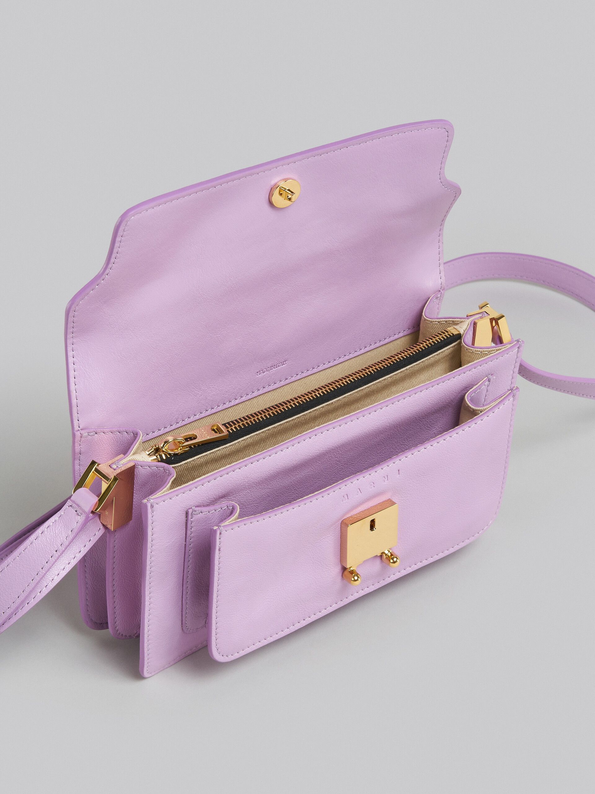 Marni o1w1db11024 Size: OS / Trunk Leather Shoulder Bag in Purple Size ONE SIZE - 2 Thumbnail