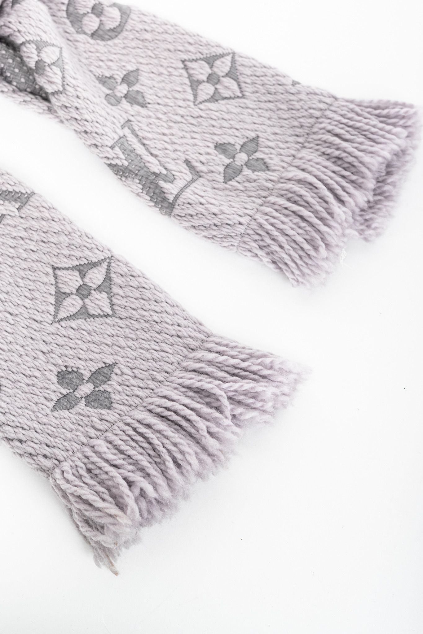 Louis Vuitton Louis Vuitton Logomania Wool Monogram Fringe Scarf Size ONE SIZE - 2 Thumbnail
