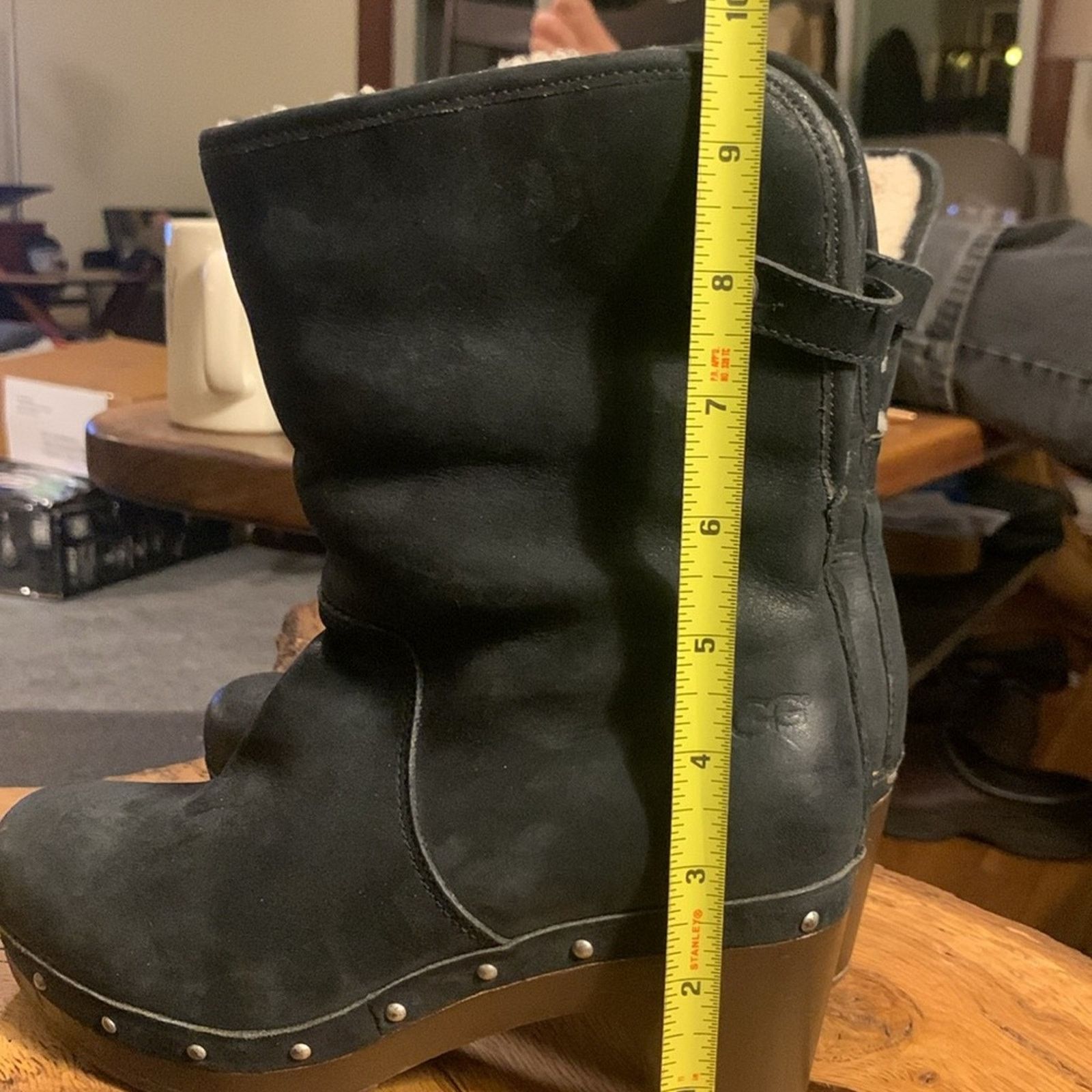 Ugg Uggs Lynnea black leather shearling clogs with studs detail Size US 5 / IT 35 - 11 Thumbnail