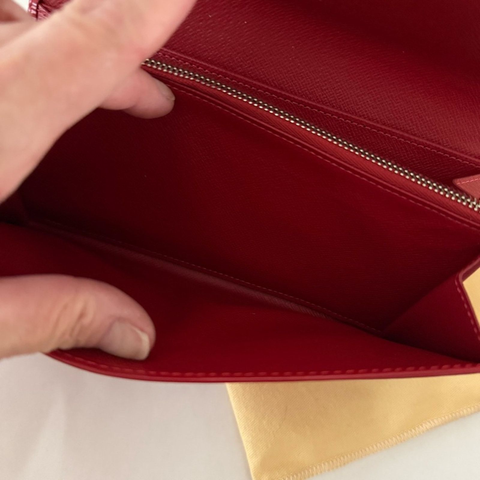Louis Vuitton Louis Vuitton Epi Red Sarah Textured Leather Wallet Size ONE SIZE - 7 Thumbnail