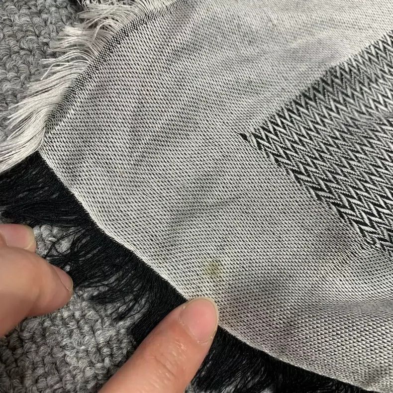 Louis Vuitton Gray Scarf with Louis Vuitton Design -2505 Size ONE SIZE - 3 Thumbnail