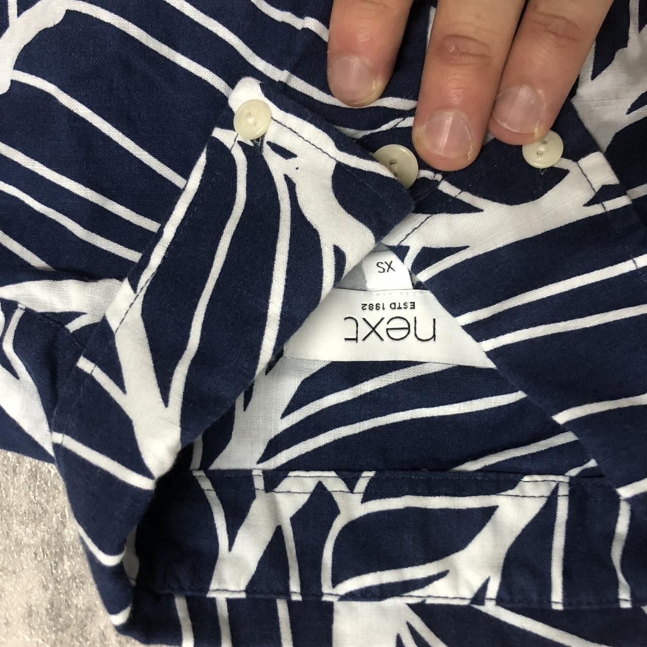 Other Navy and white leaf print short sleeve shirt #leafprint Size US XS / EU 42 / 0 - 3 Thumbnail