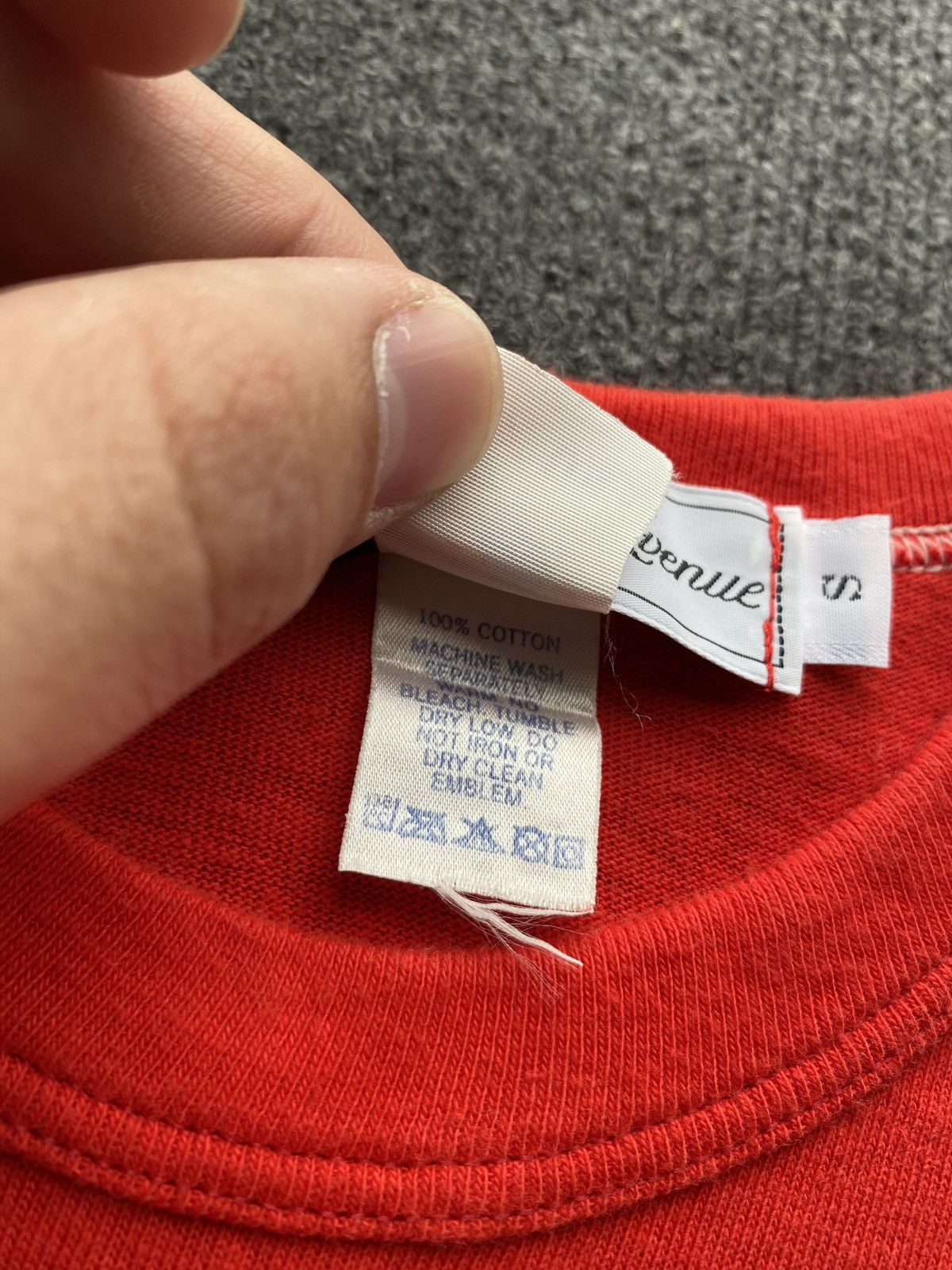 Saks Fifth Avenue 🔥Rare 90s Saks Fifth Avenue Red Tee Mens s USA Made unique Size US S / EU 44-46 / 1 - 4 Thumbnail