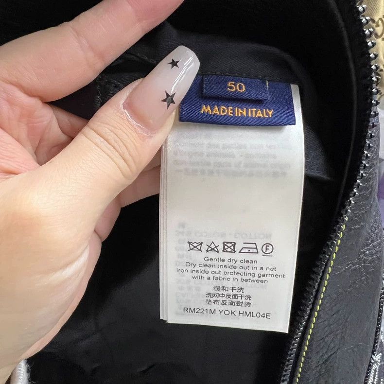 Louis Vuitton Louis Vuitton Black logo presbyopic pocket patchwork leath Size US M / EU 48-50 / 2 - 4 Thumbnail