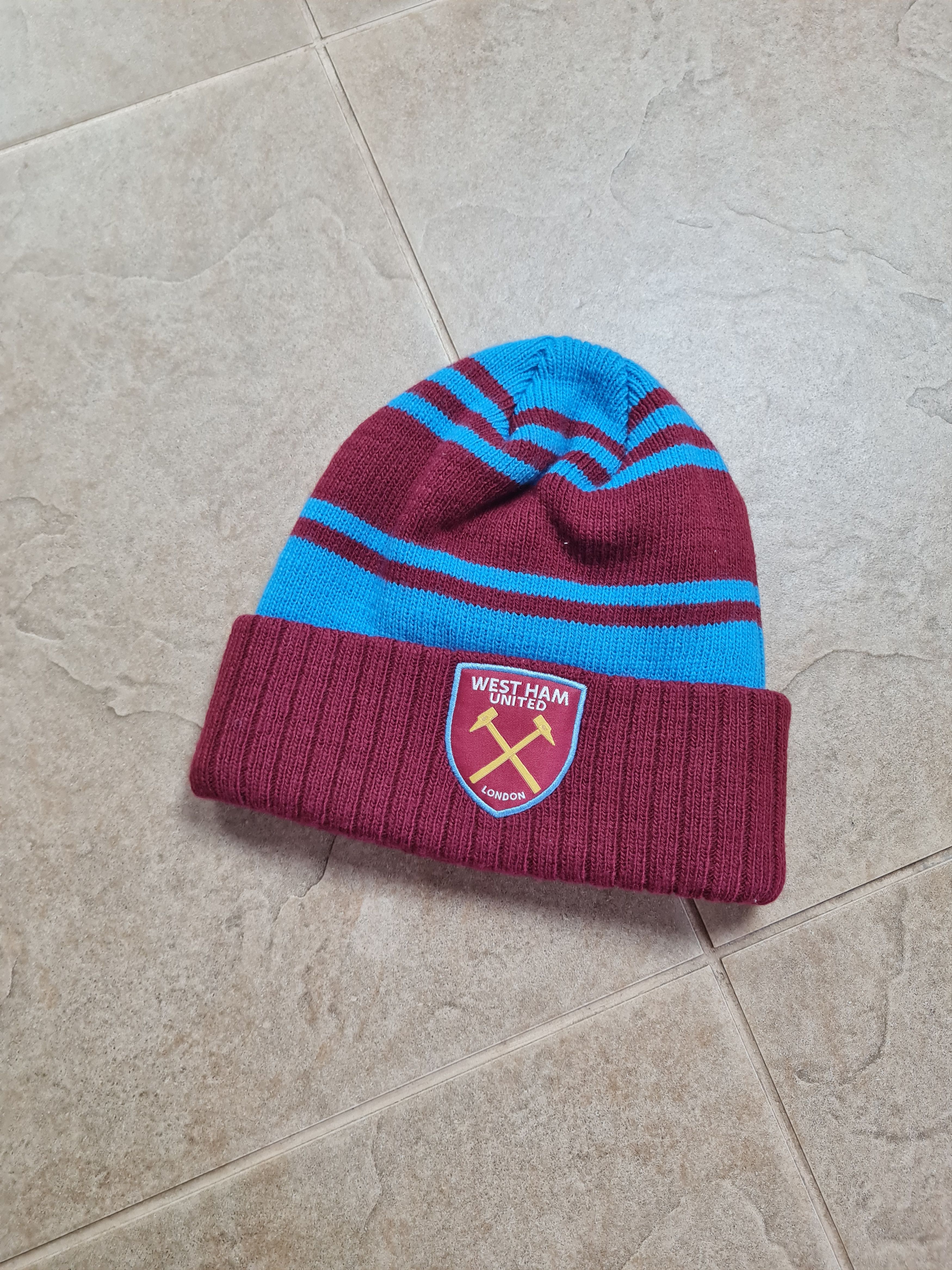 Umbro Knitted hat caps UMBRO WEST HAM UNITED FC Reversable Beanie Size ONE SIZE - 1 Thumbnail