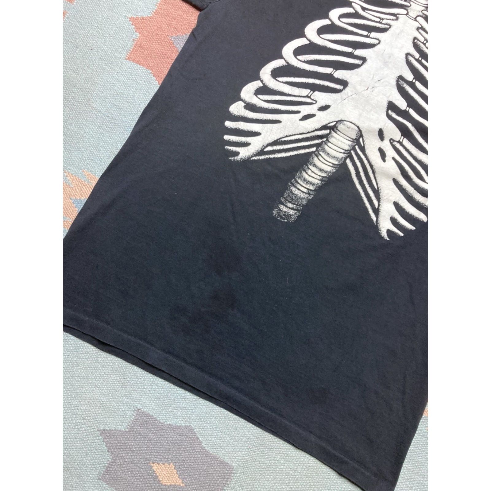 Vintage VINTAGE 90s T SHIRT Skeleton Glow in the Dark Halloween XL Black Mens Single Stitch Shirt Size US XL / EU 56 / 4 - 2 Thumbnail