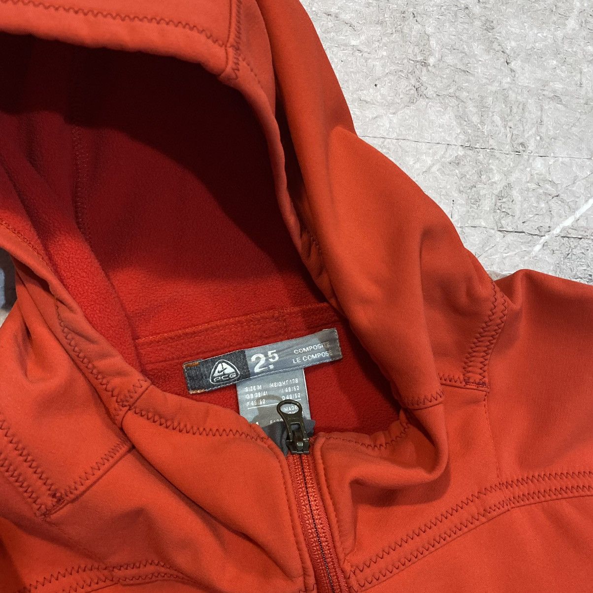 Vintage VINTAGE NIKE ACG RED SOFTSHELL SMALL LOGO Size US M / EU 48-50 / 2 - 9 Thumbnail